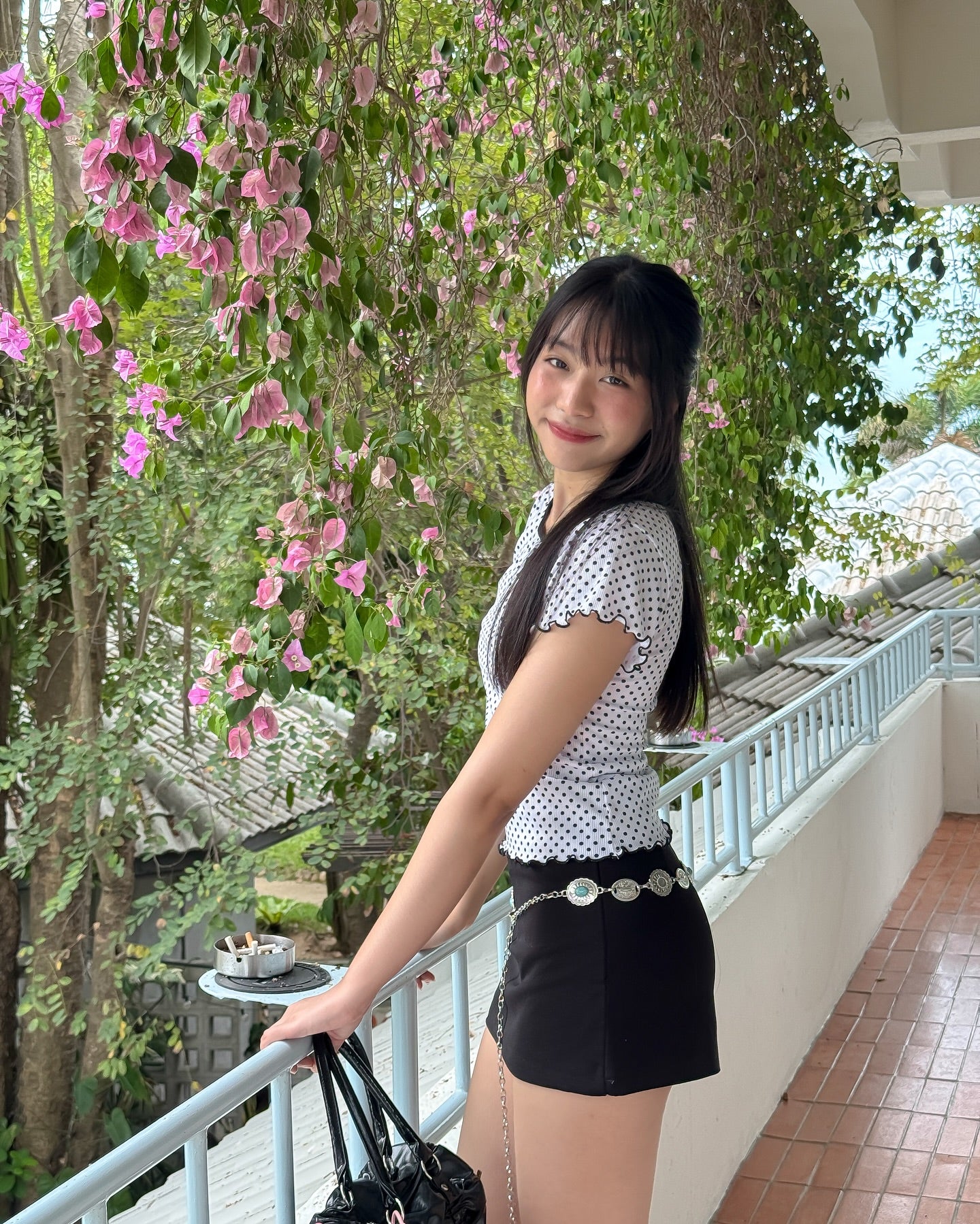 <預訂> 高質泰國人氣小眾品牌🇹🇭 抗皺波點刺繡花卉短袖上衣｜兩色入