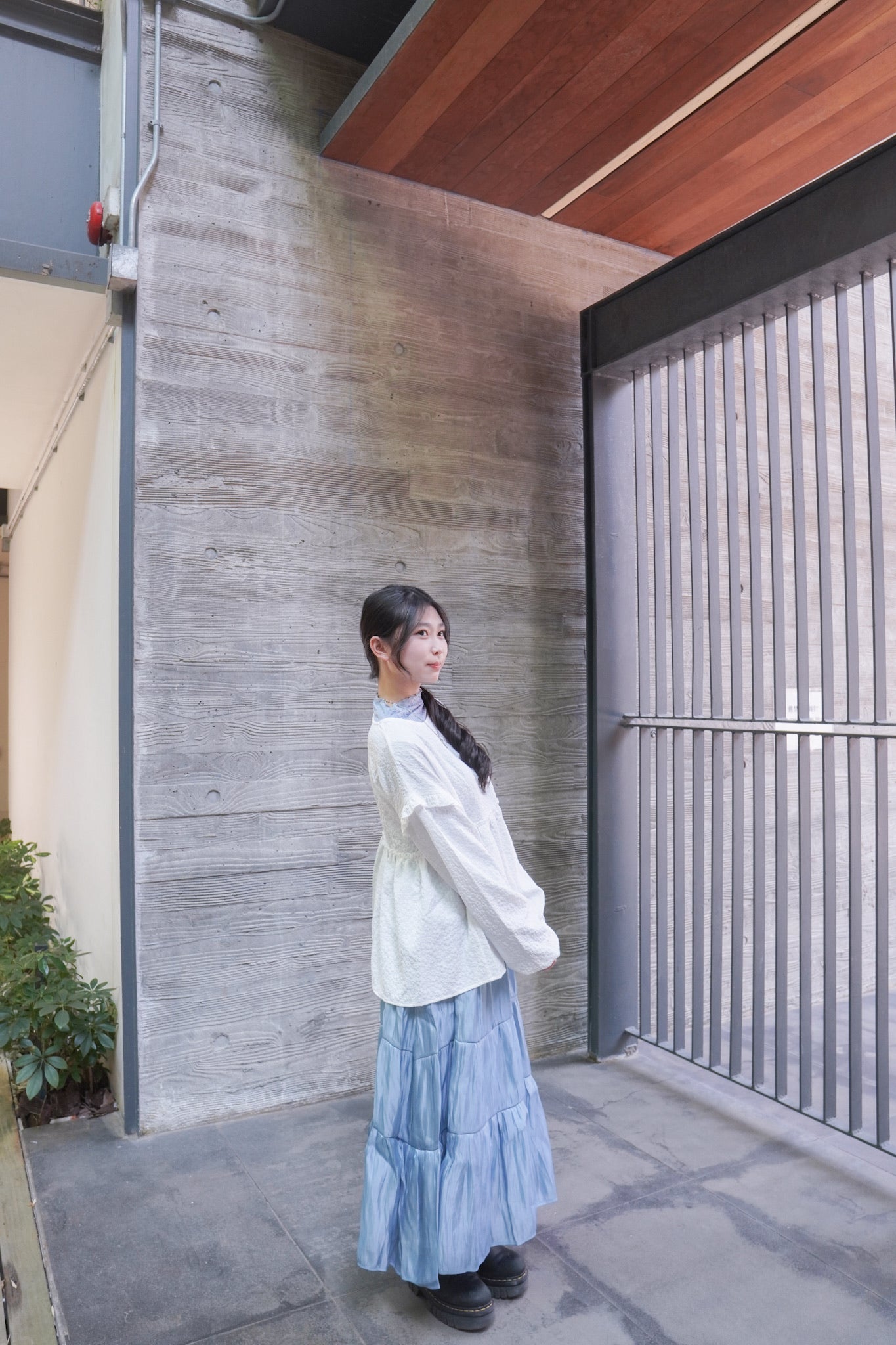 <現貨> 提花荷葉邊傘形圓領長袖上衣