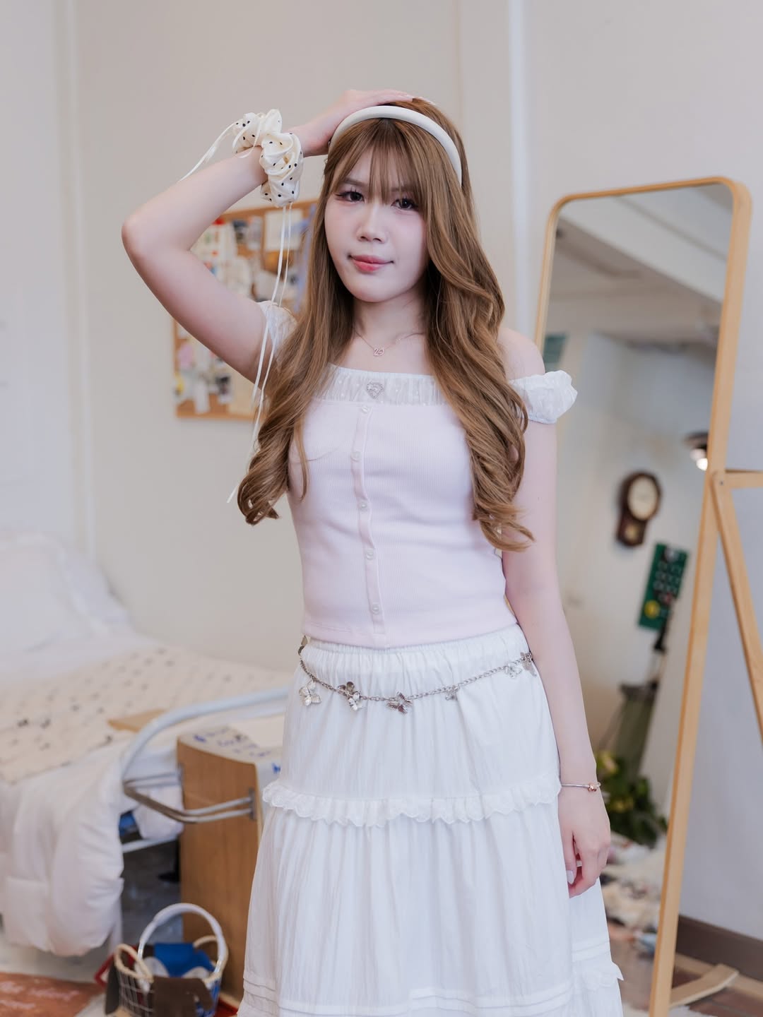 <預訂> 泰國小眾品牌🇹🇭 2-Ways露肩心型扣彈性花朵上衣 | 四色入