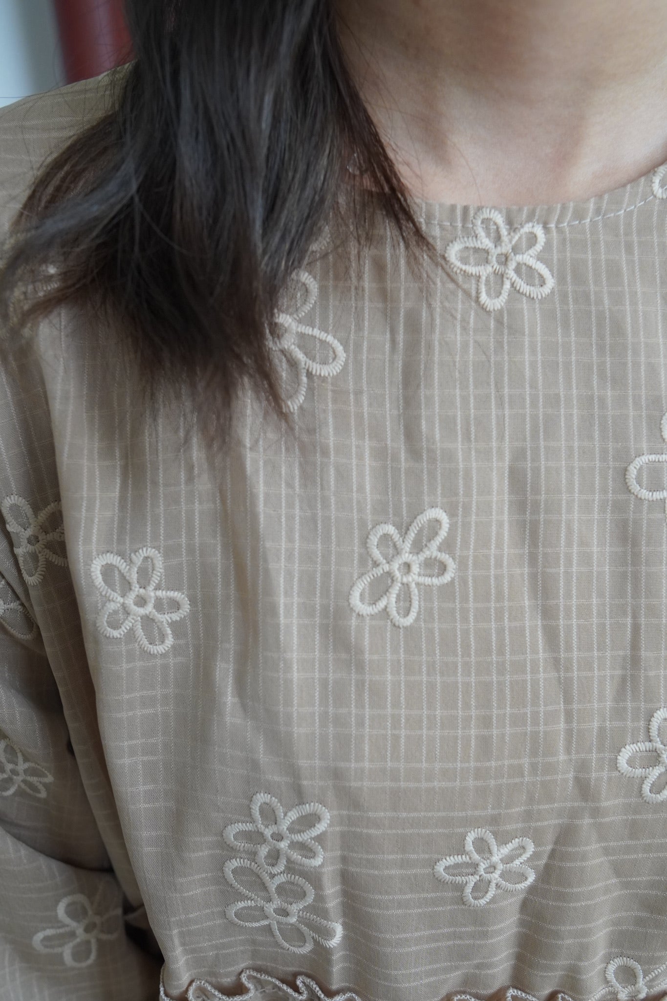 <現貨> 獨家款 泰國人手製作! 格紋小花卉泡泡袖上衣｜兩色入