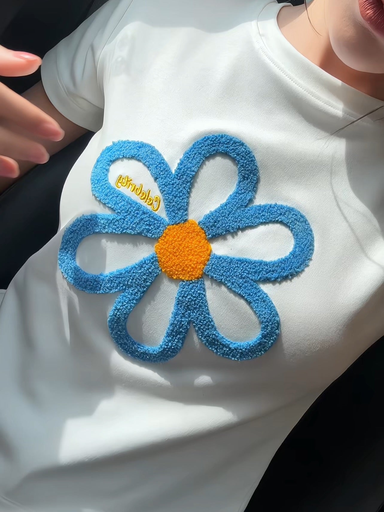 <預訂> 泰國小眾品牌🇹🇭 立體刺繡工藝花花圓領Crop Tee上衣 | 三色入