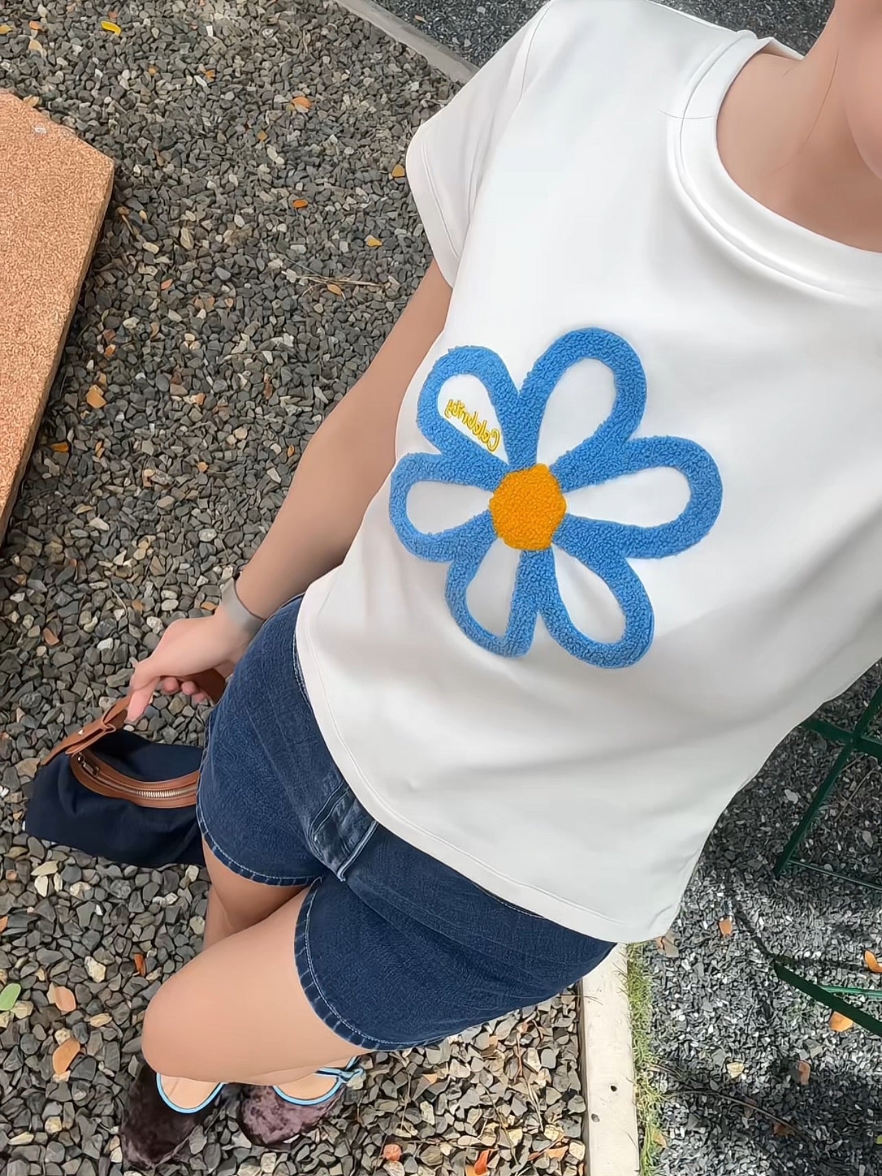 <預訂> 泰國小眾品牌🇹🇭 立體刺繡工藝花花圓領Crop Tee上衣 | 三色入