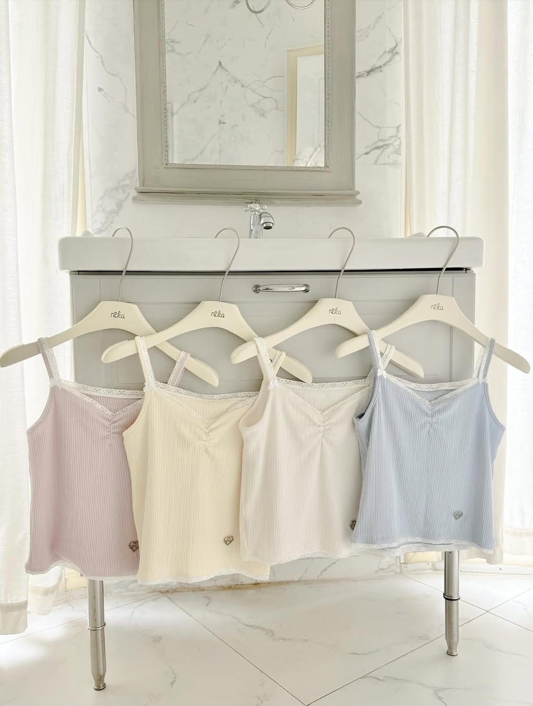 <預訂> 泰國小眾品牌🇹🇭 糖果色蝴蝶結蕾絲邊無袖小背心 | 四色入
