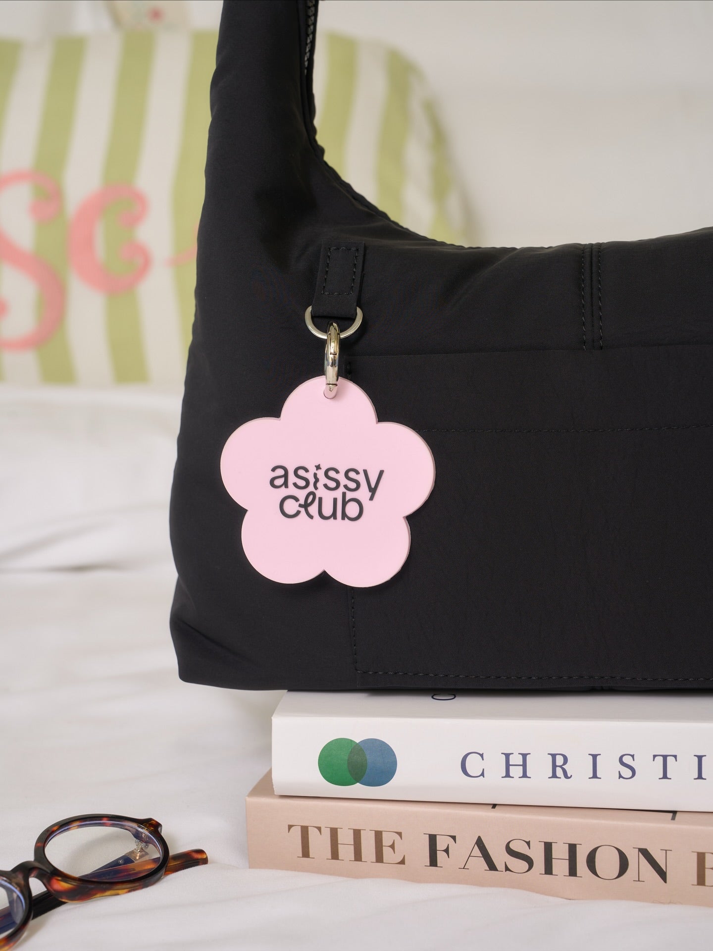 <預訂> 泰國小眾品牌🇹🇭 超人氣大容量防水手提袋 (附贈花朵裝飾配件) | 七色入