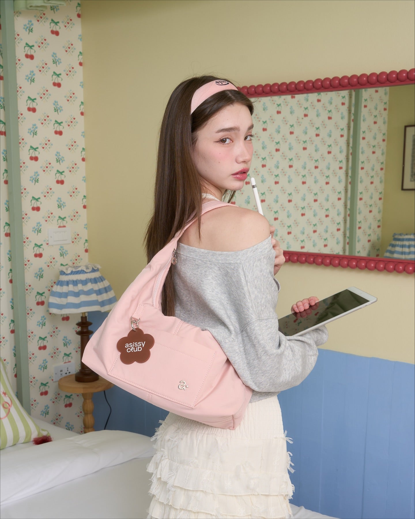 <預訂> 泰國小眾品牌🇹🇭 超人氣大容量防水手提袋 (附贈花朵裝飾配件) | 七色入