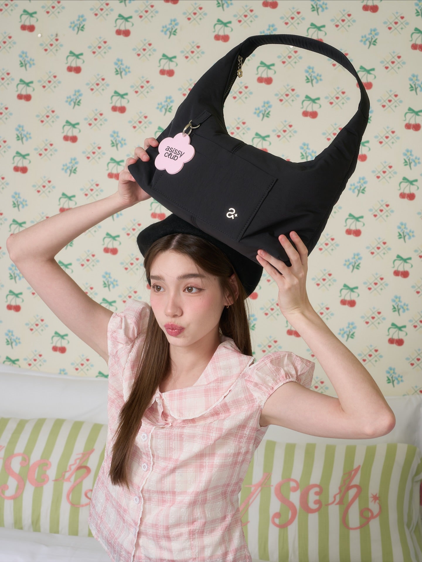 <預訂> 泰國小眾品牌🇹🇭 超人氣大容量防水手提袋 (附贈花朵裝飾配件) | 七色入