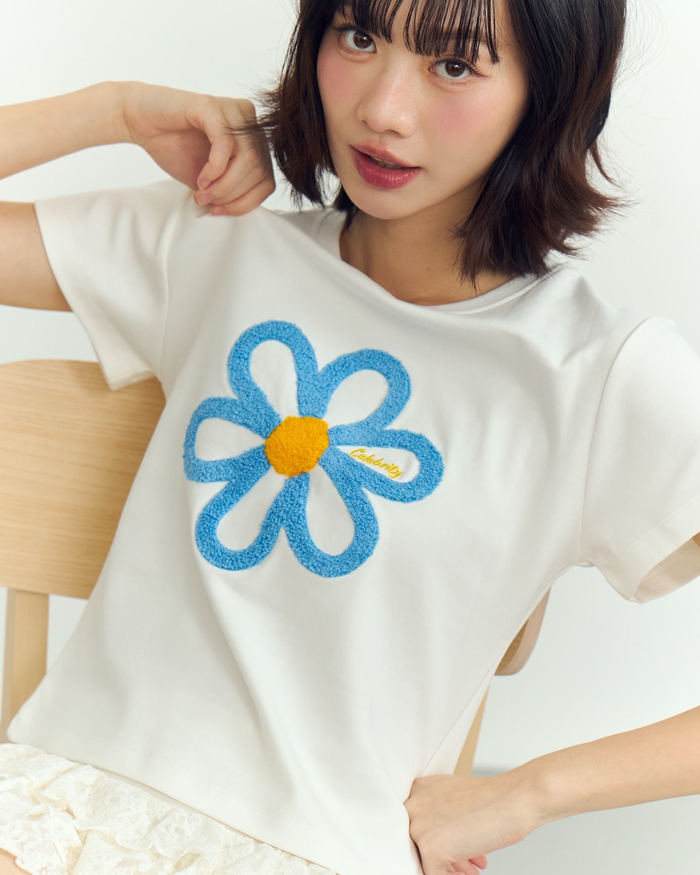 <預訂> 泰國小眾品牌🇹🇭 立體刺繡工藝花花圓領Crop Tee上衣 | 三色入