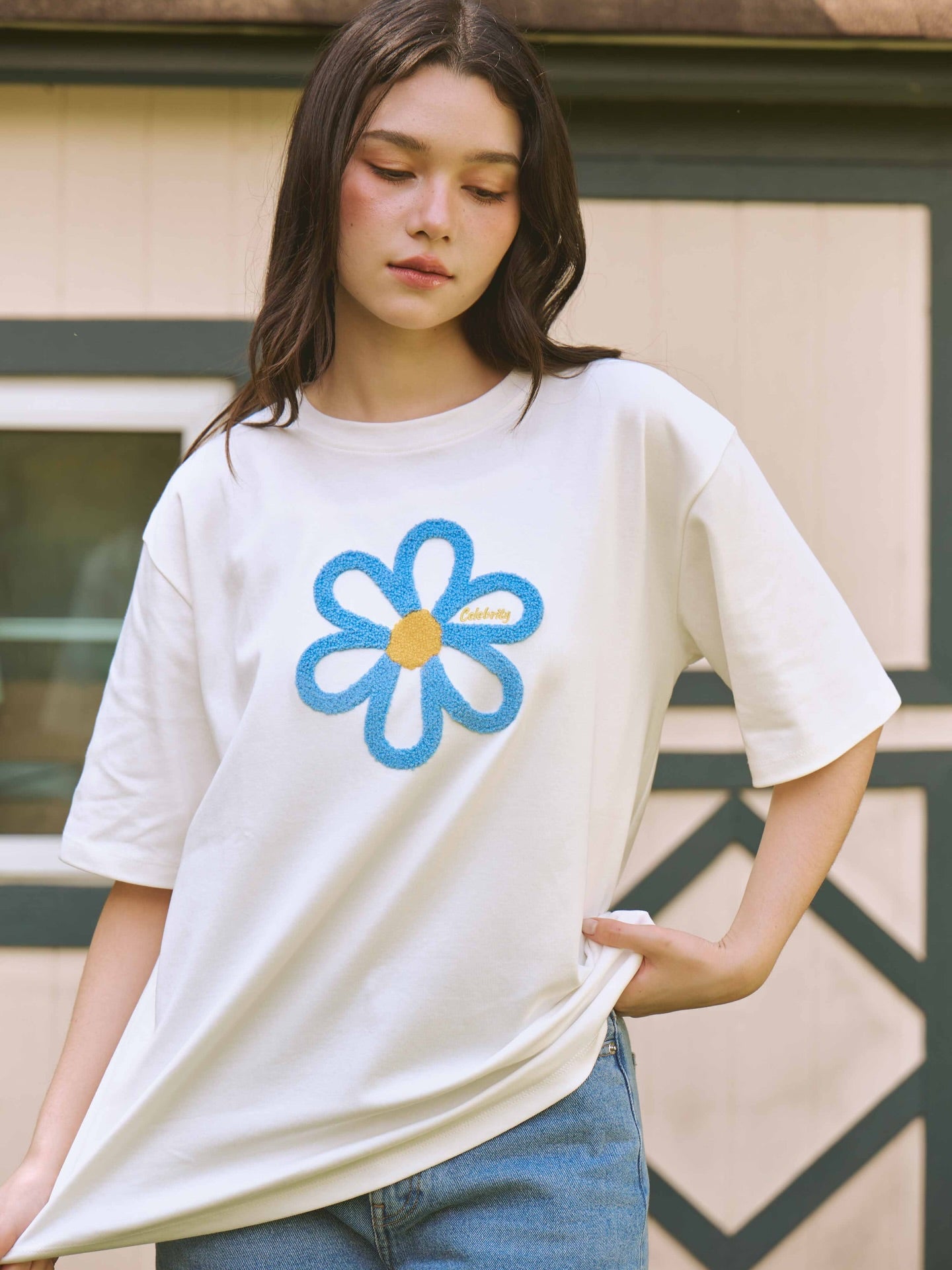 <預訂> 泰國小眾品牌🇹🇭 Oversized刺繡工藝立體毛毛花花圓領Tee上衣 | 三色入