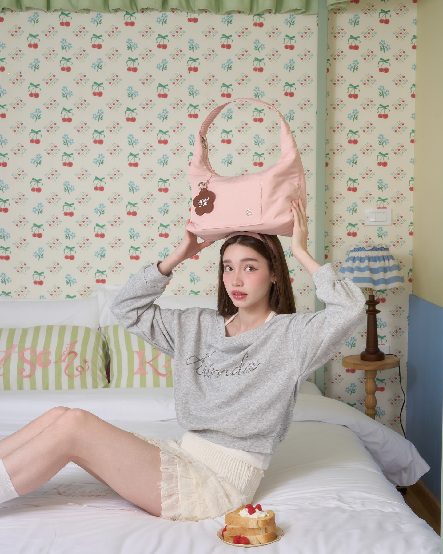 <預訂> 泰國小眾品牌🇹🇭 超人氣大容量防水手提袋 (附贈花朵裝飾配件) | 七色入