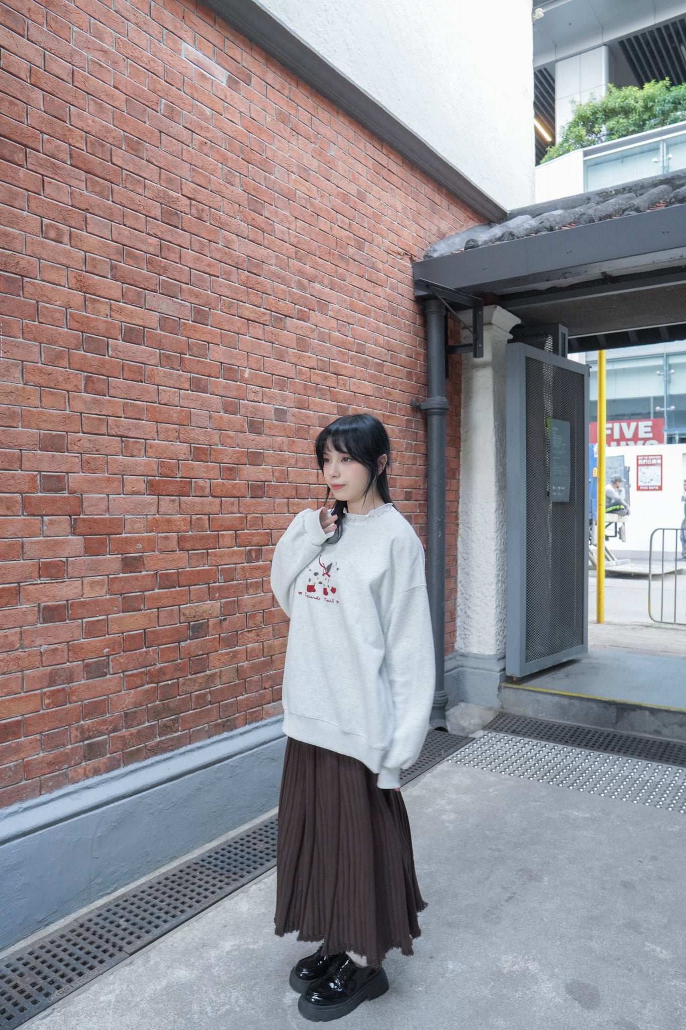 <現貨> 節日小狗刺繡LOGO長袖衛衣 | 兩色入