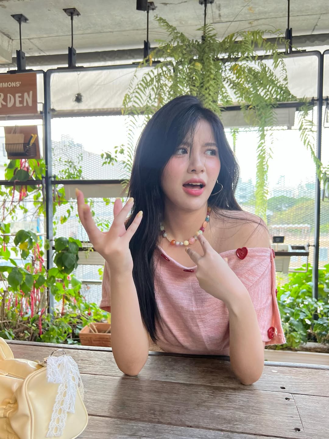 <預訂> 泰國小眾品牌🇹🇭 3-Ways心形紐扣可調較花花上衣 | 兩色入