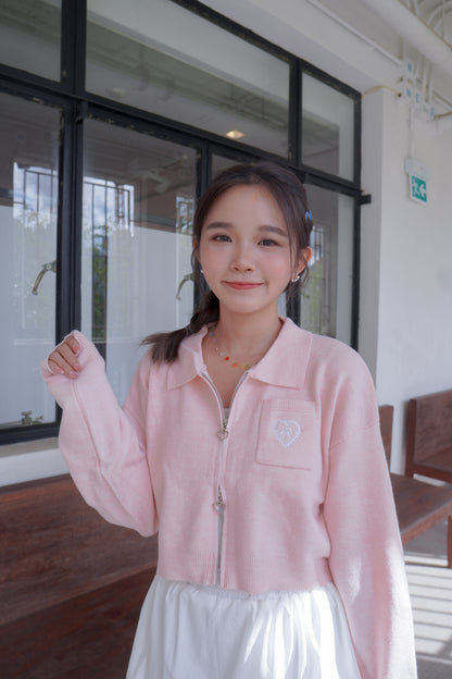 <現貨> 超可愛～馬卡龍愛心刺繡拉鍊口袋針織上衣｜淺粉