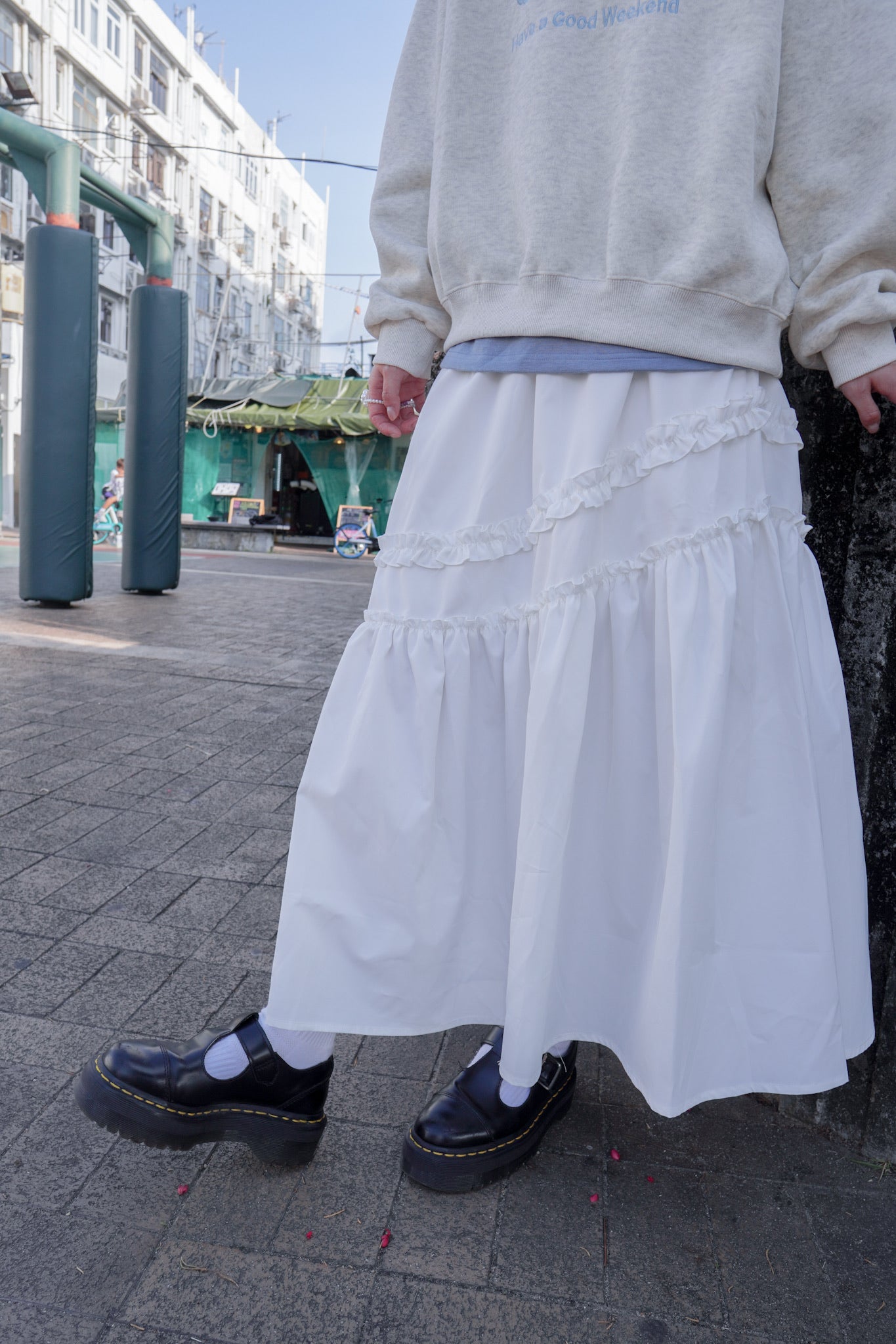 <現貨> ruffle邊小奶白拼接半身長裙