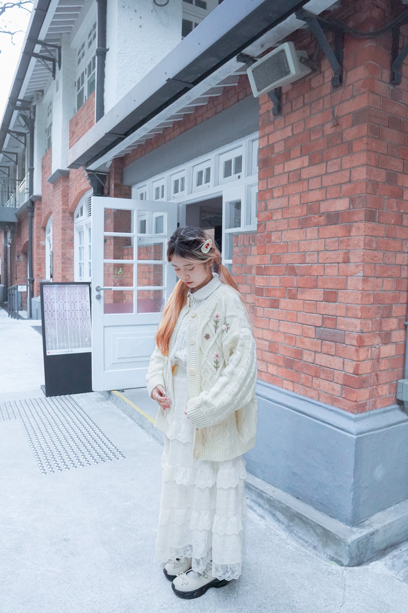 <現貨> 自家製 超厚實♡ 粗麻花針織人手繡花開胸外套