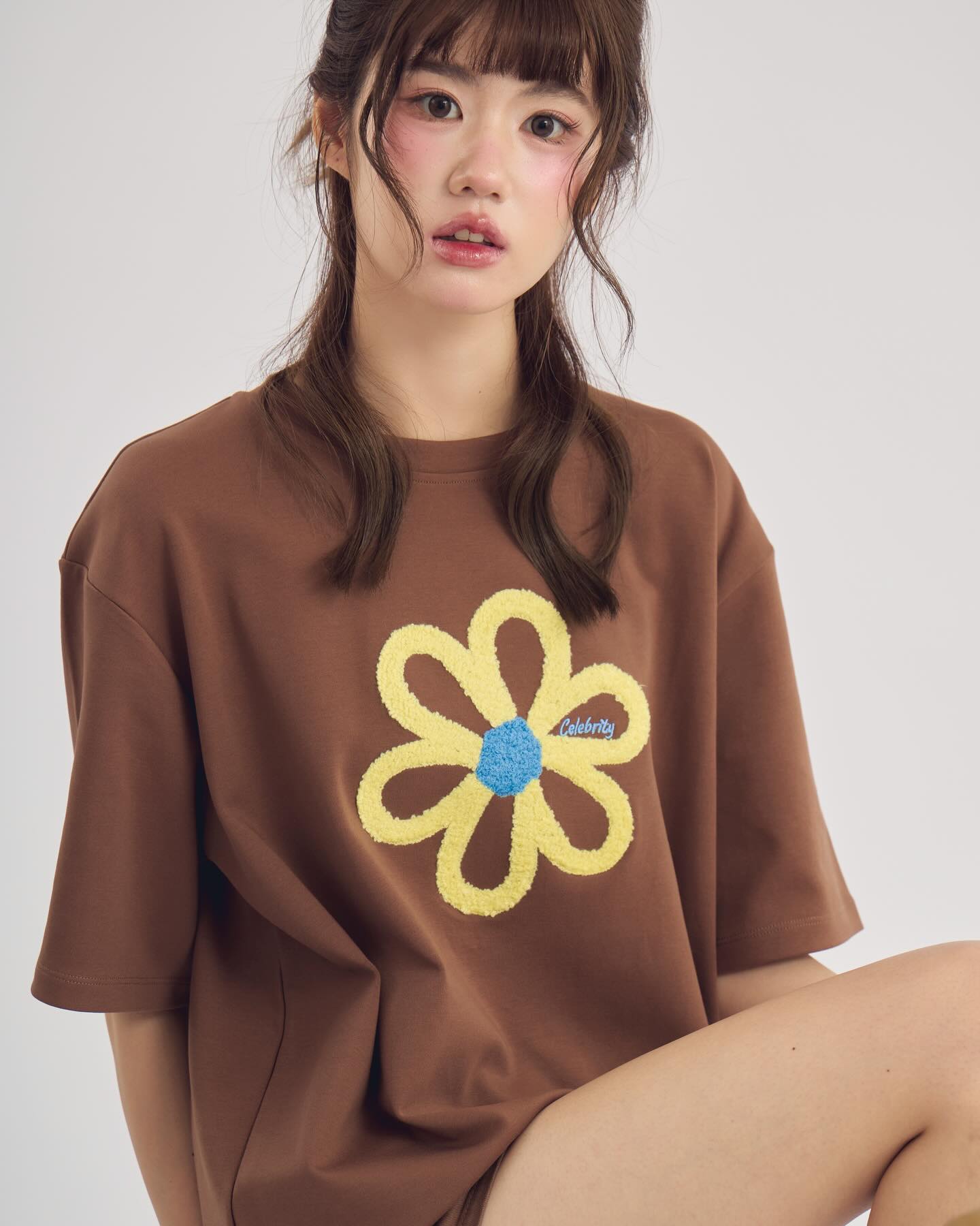 <預訂> 泰國小眾品牌🇹🇭 Oversized刺繡工藝立體毛毛花花圓領Tee上衣 | 三色入