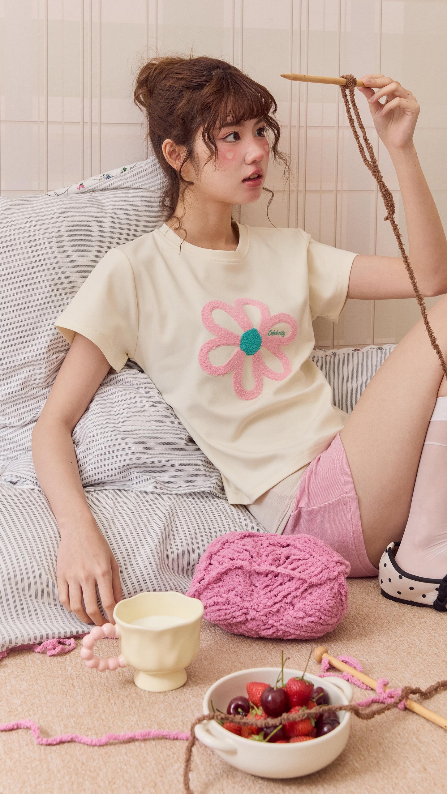 <預訂> 泰國小眾品牌🇹🇭 立體刺繡工藝花花圓領Crop Tee上衣 | 三色入