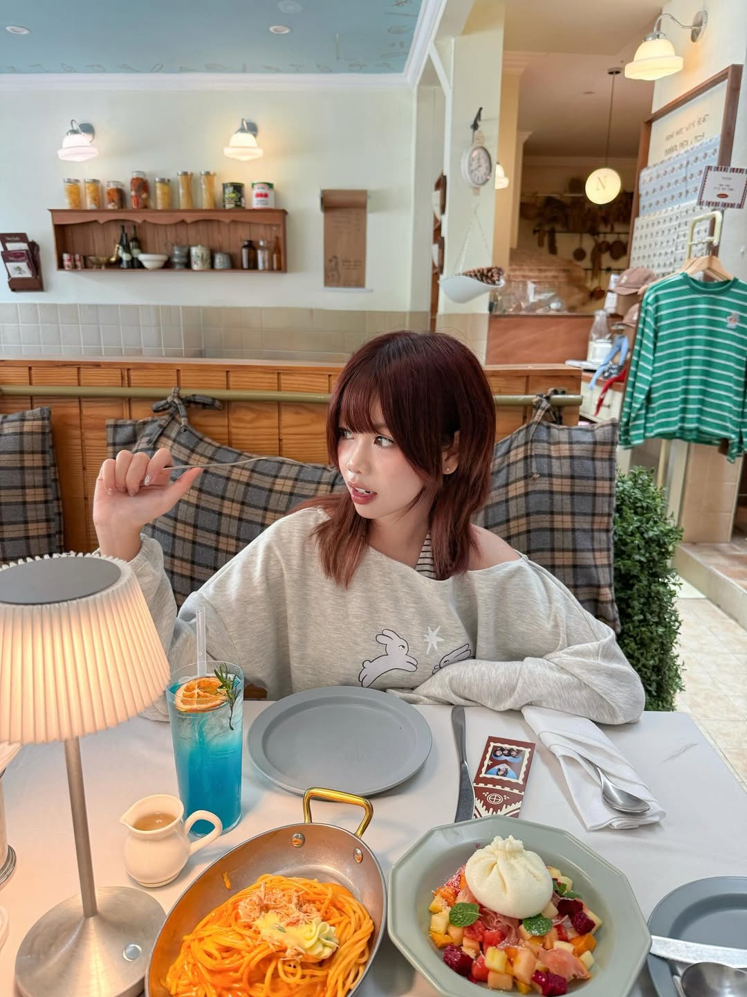 <預訂> 越南小眾品牌🇻🇳 一見鍾情♡🐰ྀི兔兔印花束繩長袖衛衣+掛頸背心兩件套套裝