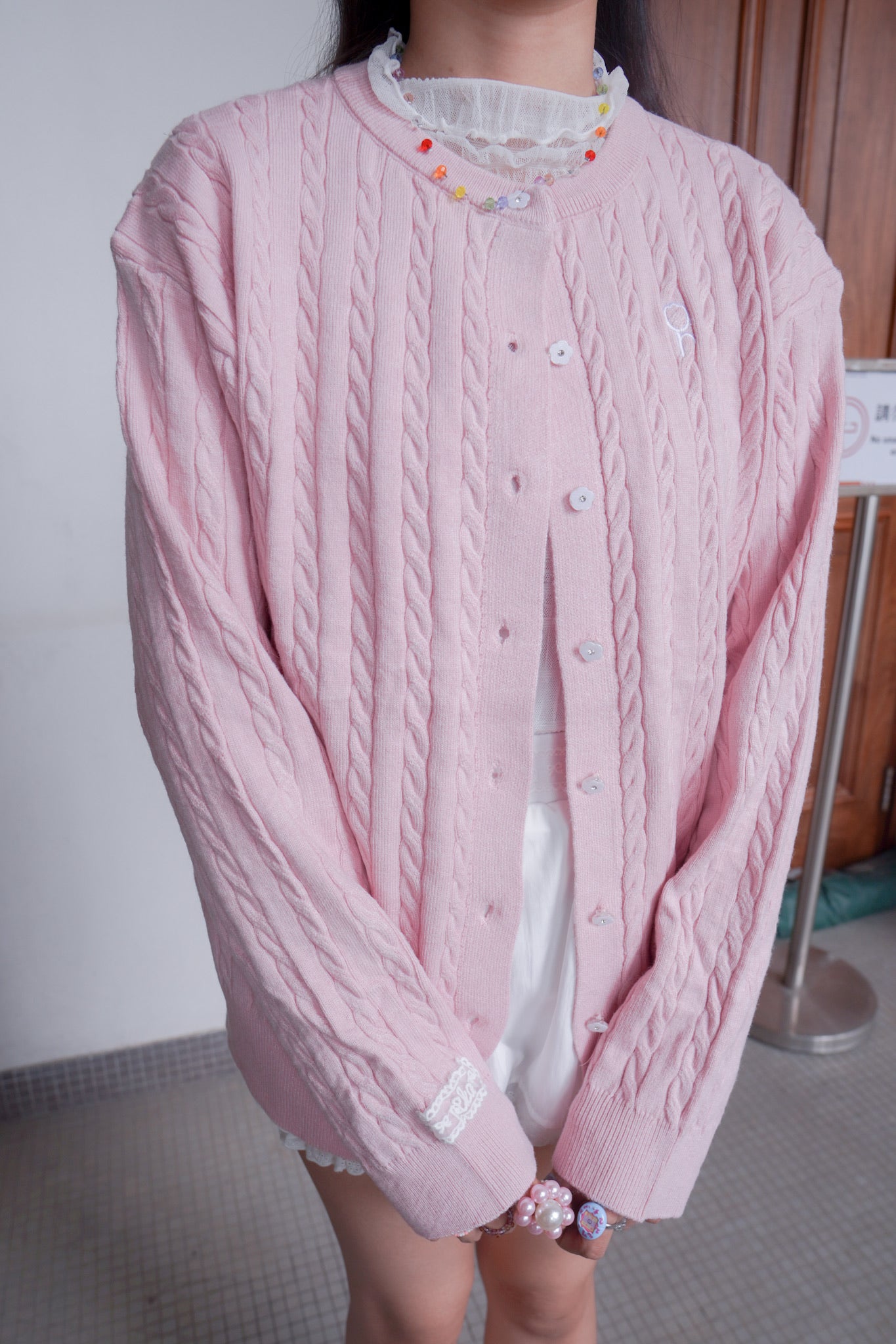 <現貨> 超可愛糖果色～棉花中長款花朵扣麻花開胸外套｜淺粉