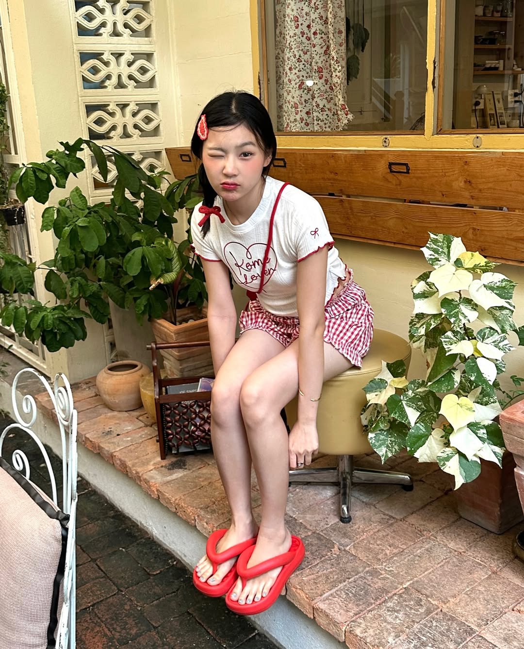 <預訂> 泰國小眾品牌🇹🇭 Kome花卉刺繡ruffle邊彈性Tee | 六色入