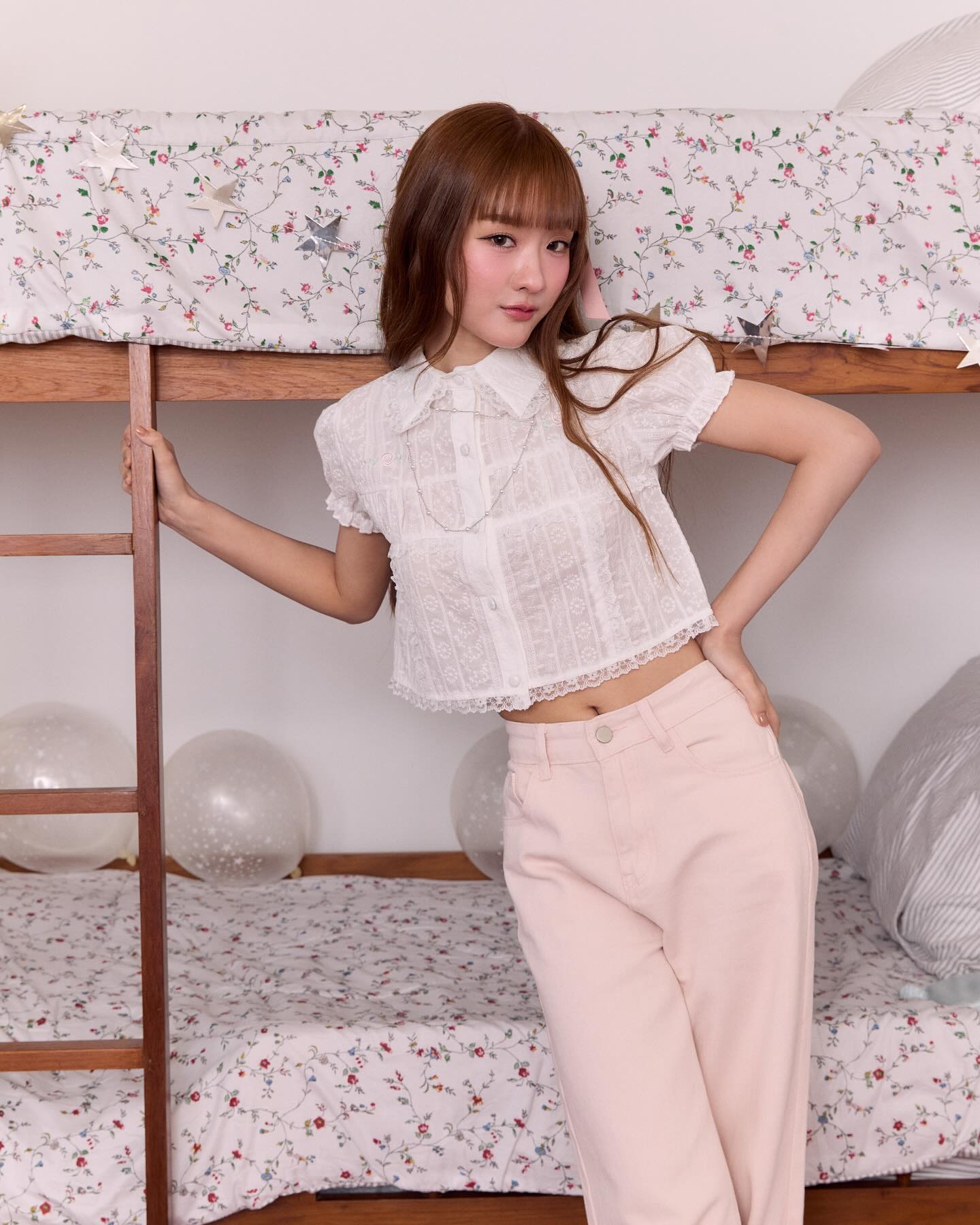 <預訂> 泰國小眾品牌🇹🇭 泡泡袖蕾絲荷葉邊格仔開胸上衣 | 兩色入