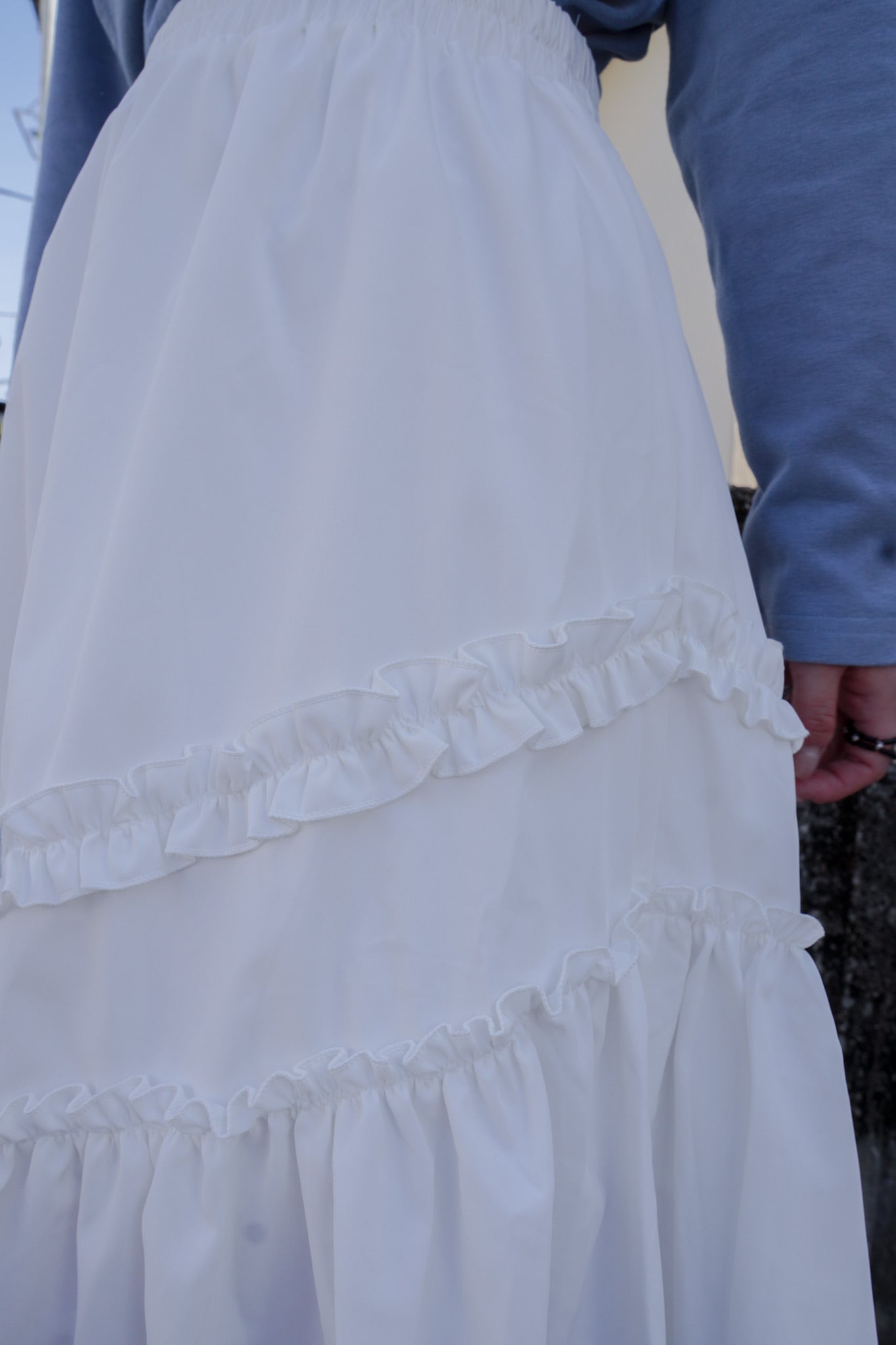 <現貨> ruffle邊小奶白拼接半身長裙