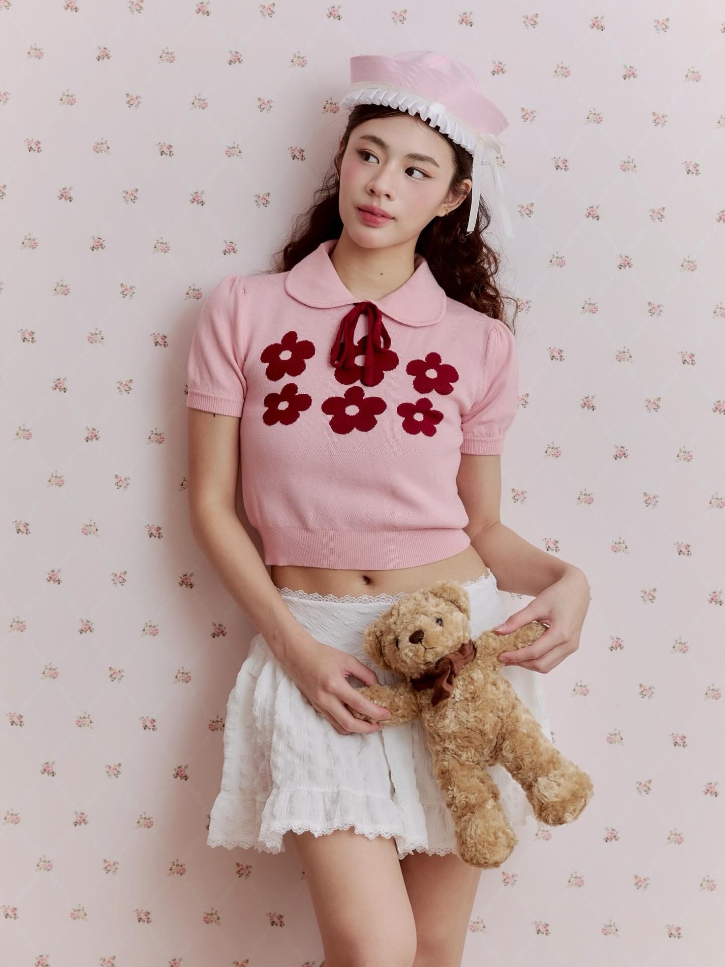<預訂> 泰國小眾品牌🇹🇭 刺繡花花針織Crop Tee | 兩色入