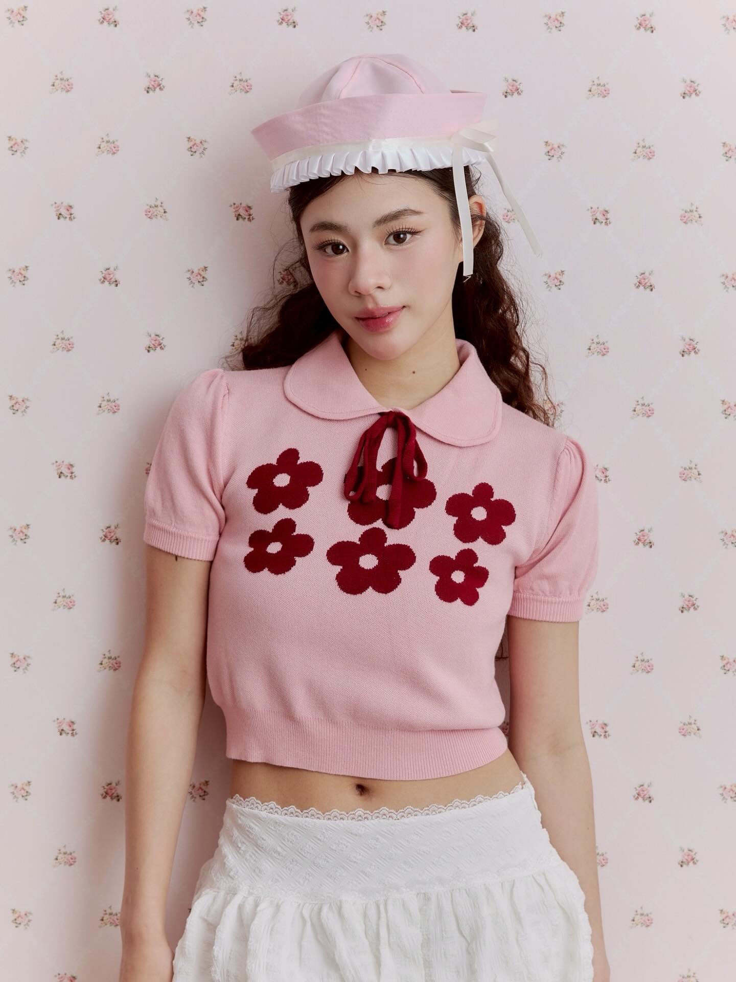 <預訂> 泰國小眾品牌🇹🇭 刺繡花花針織Crop Tee | 兩色入