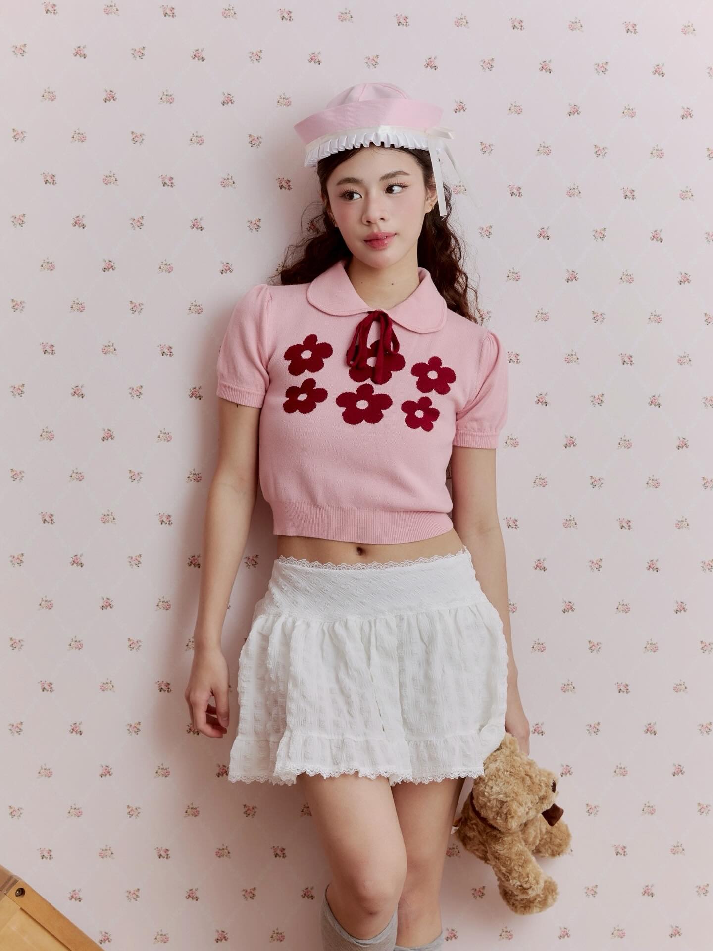 <預訂> 泰國小眾品牌🇹🇭 刺繡花花針織Crop Tee | 兩色入
