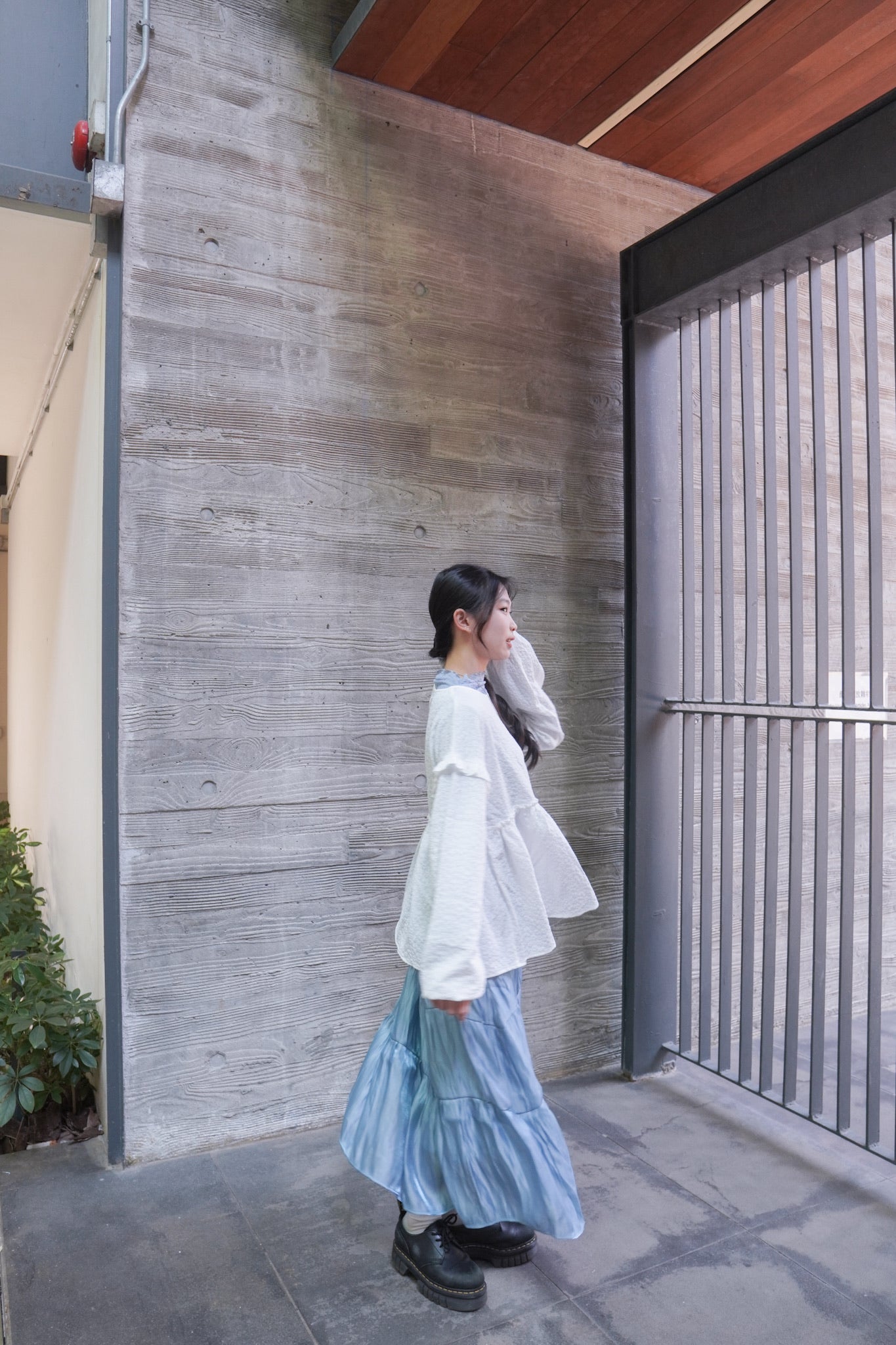 <現貨> 提花荷葉邊傘形圓領長袖上衣