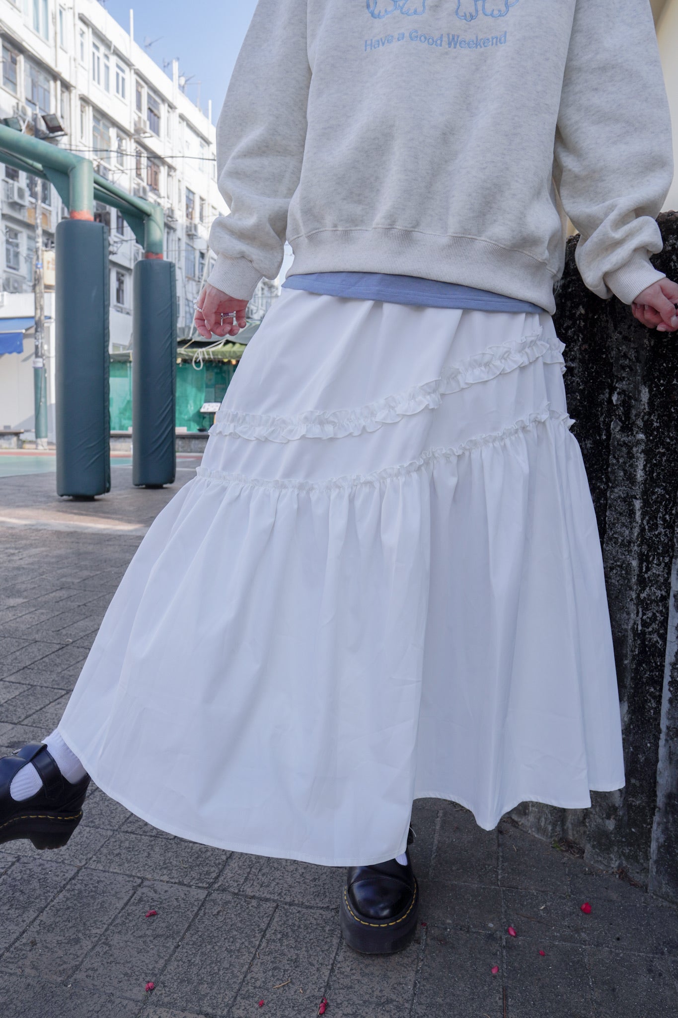 <現貨> ruffle邊小奶白拼接半身長裙