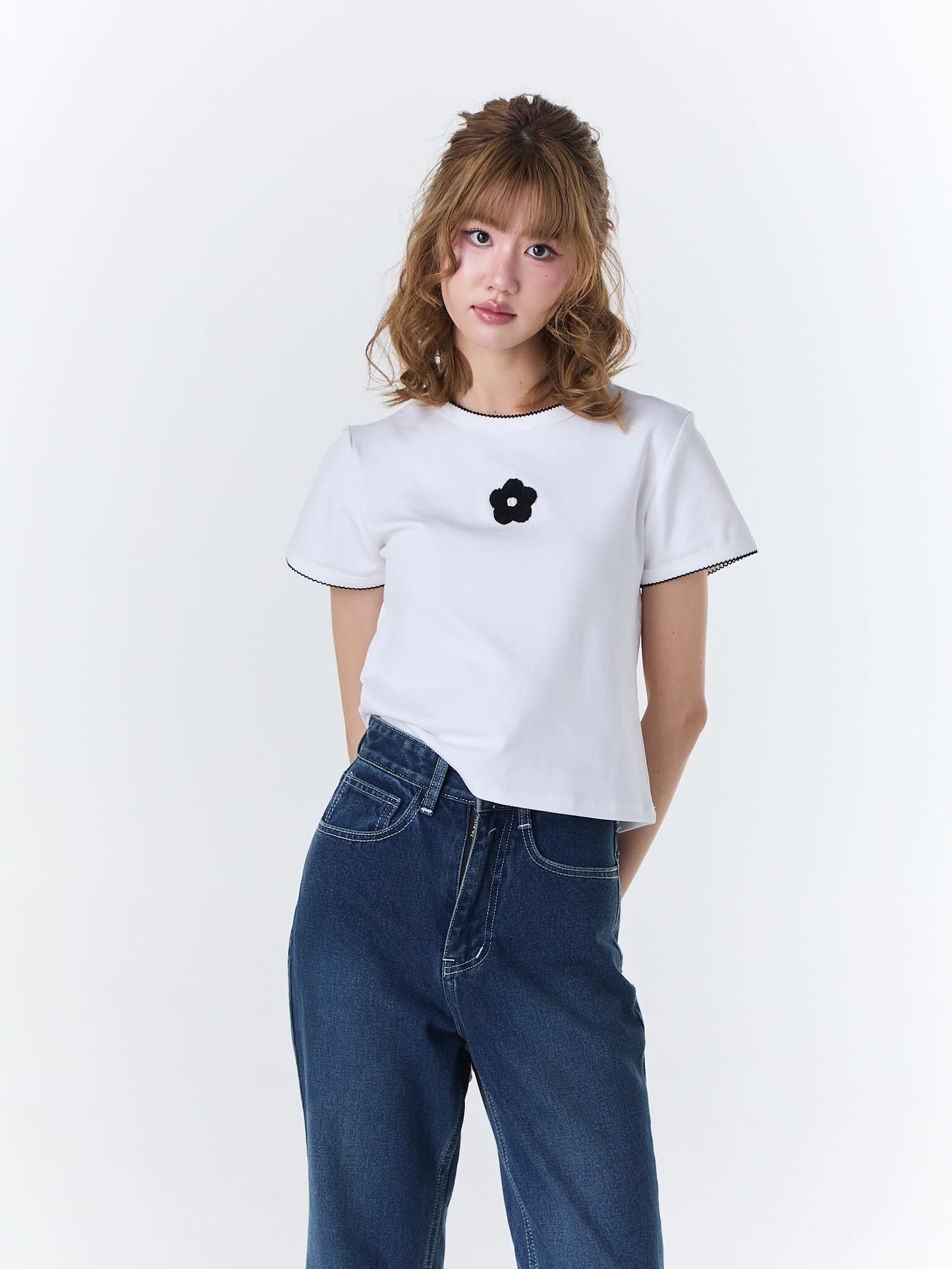 <預訂> 泰國小眾品牌🇹🇭 扇形花邊ruffle領花花小 logo Crop Tee | 五色入