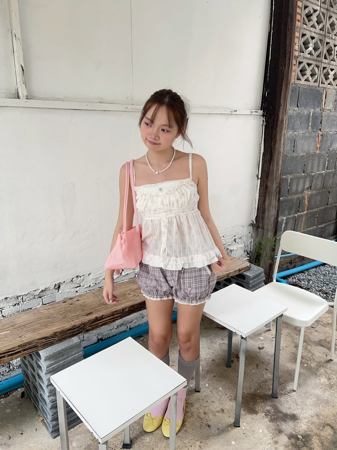 <預訂> 泰國小眾品牌🇹🇭 蕾絲荷葉邊無袖背心(肩帶可調整) | 四色入