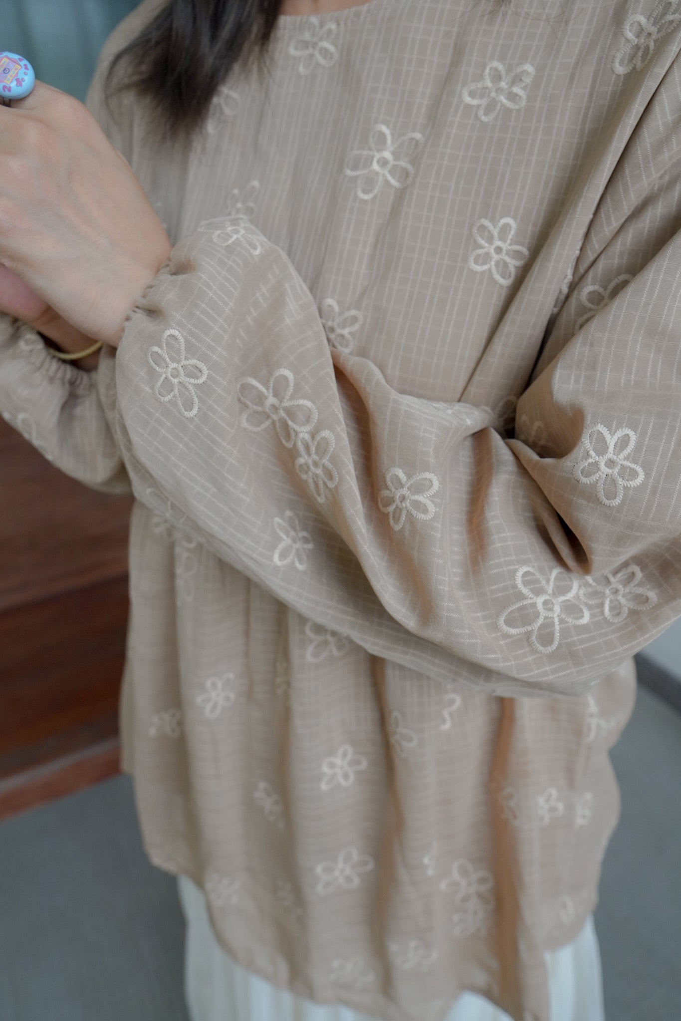 <現貨> 獨家款 泰國人手製作! 格紋小花卉泡泡袖上衣｜兩色入