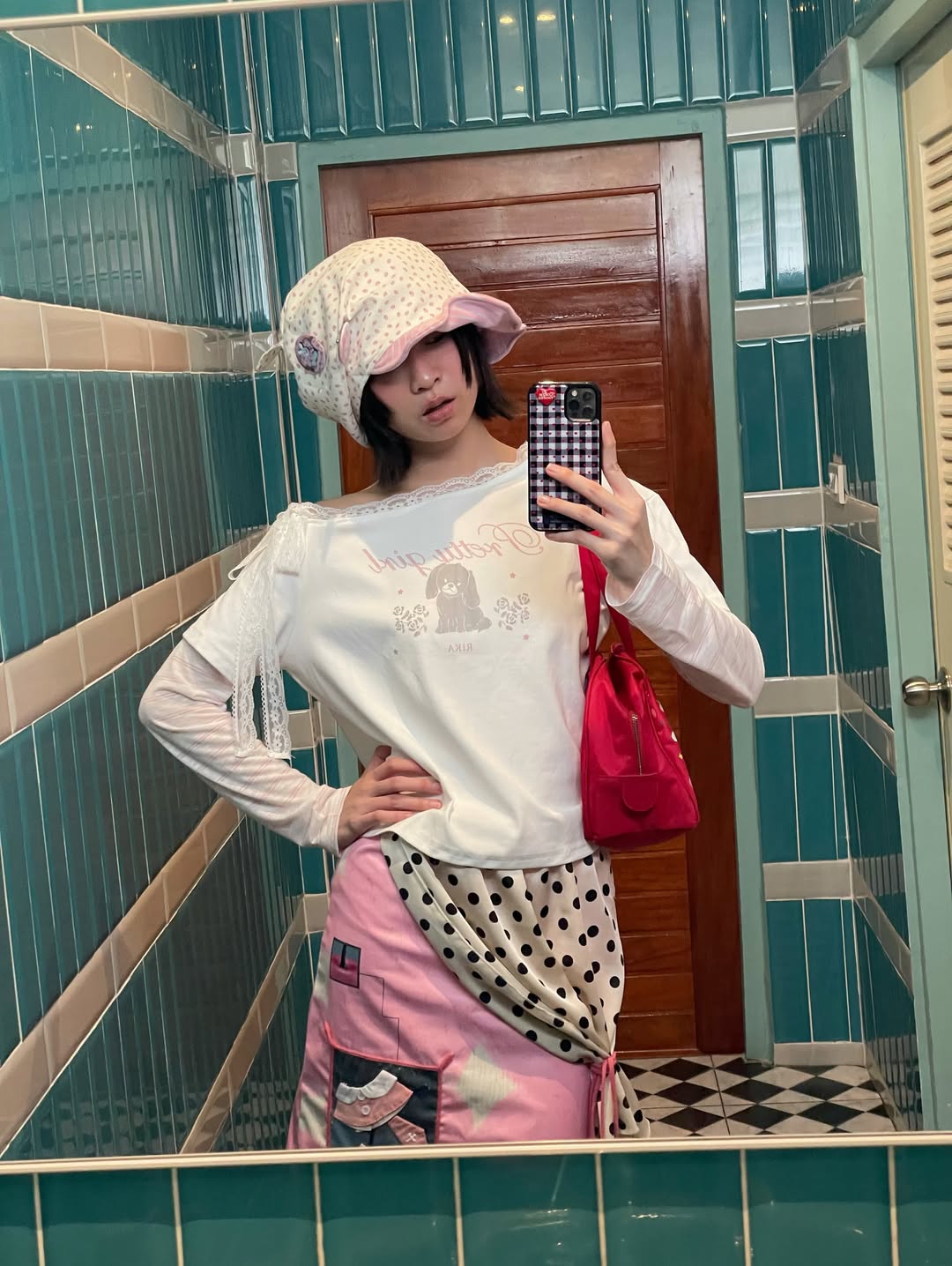 <預訂> 泰國小眾品牌🇹🇭 露肩蕾絲上衣內疊荷葉邊長袖薄Tee | 兩色入