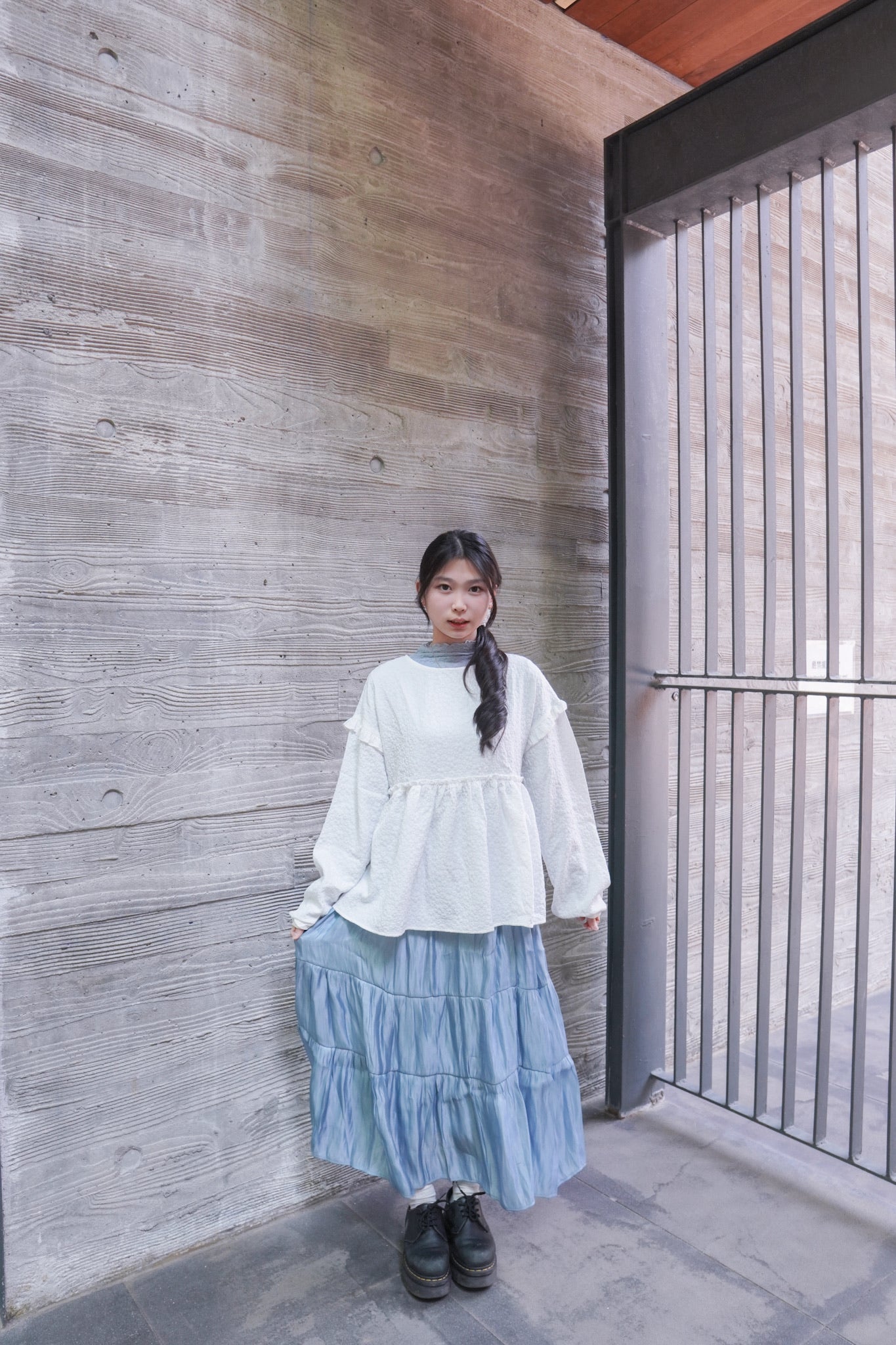 <現貨> 提花荷葉邊傘形圓領長袖上衣