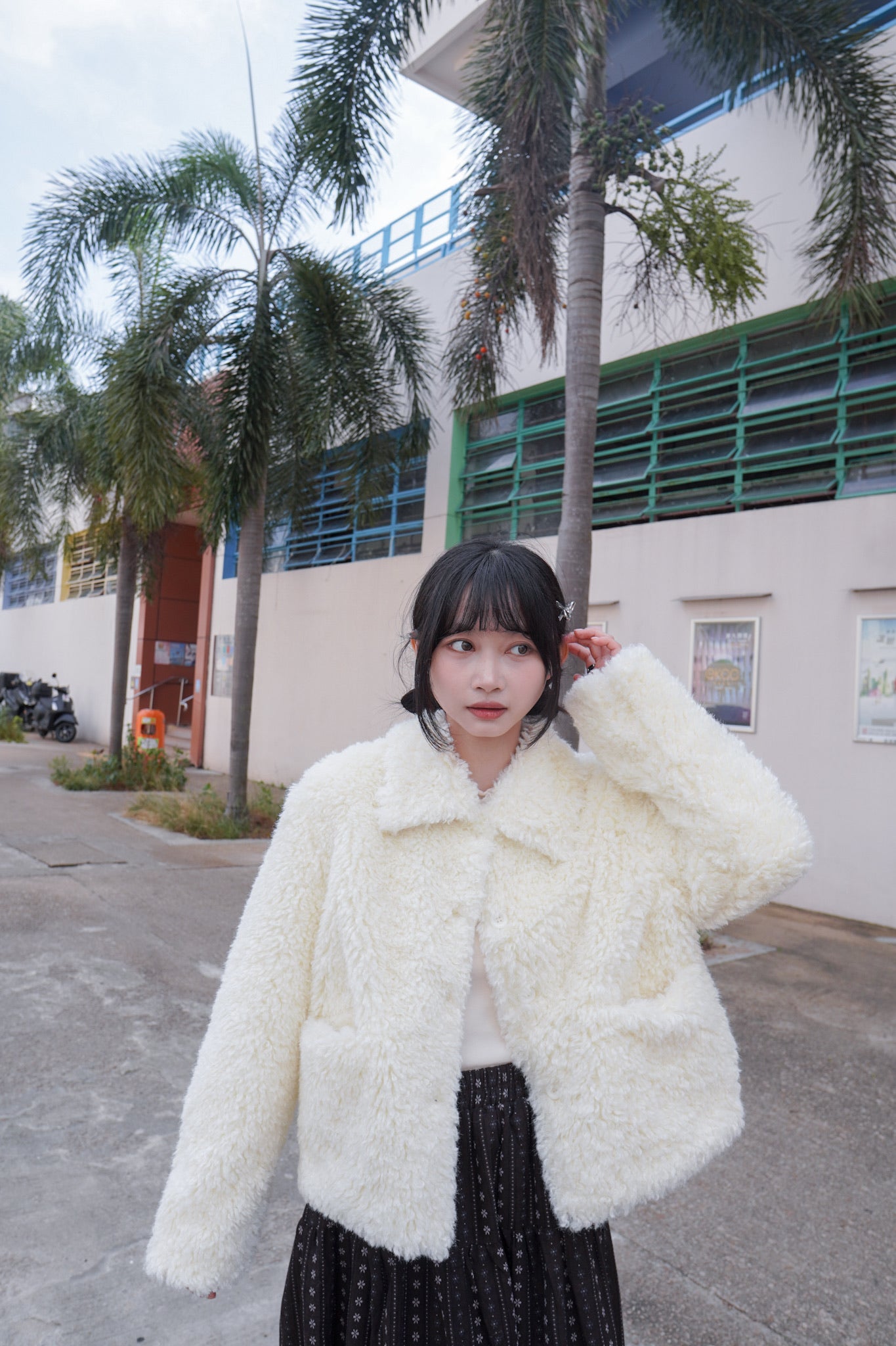 <現貨> 自家製 毛茸茸奶杏反領口袋外套