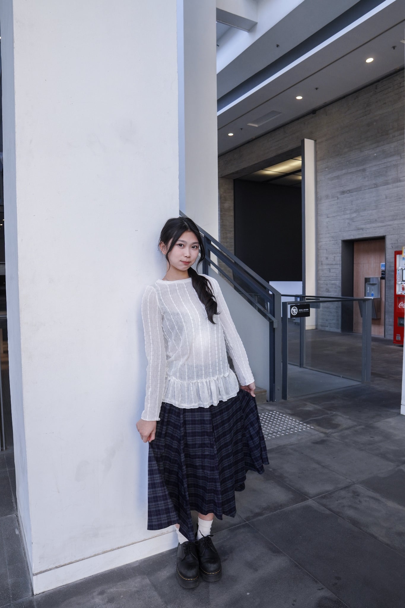 <現貨> 暗花傘型圓領條紋打底上衣