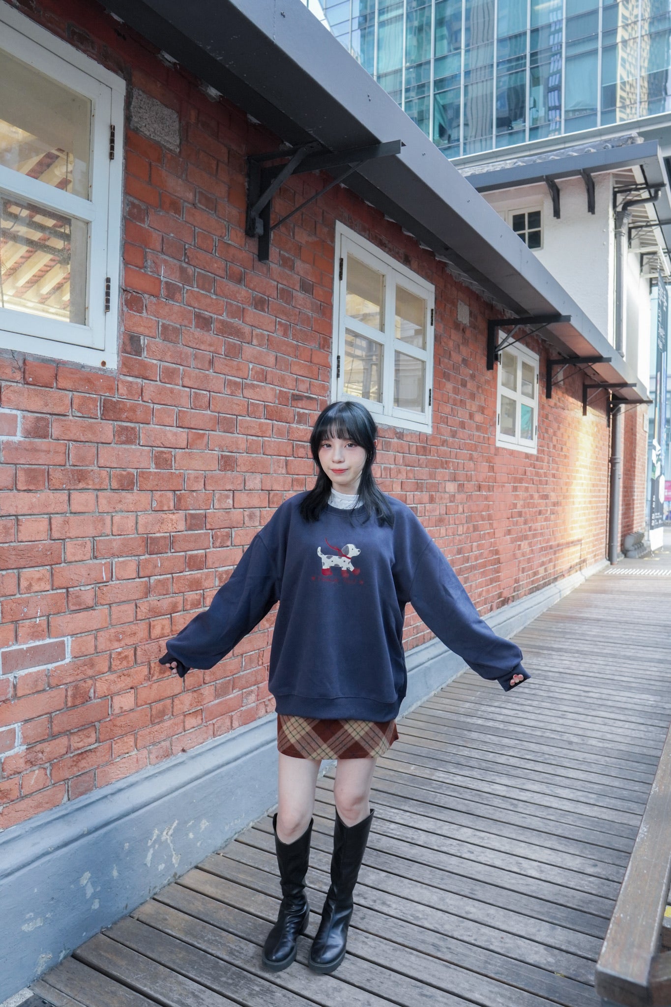 <現貨> 肌理感ruffle邊碎花打底長袖上衣