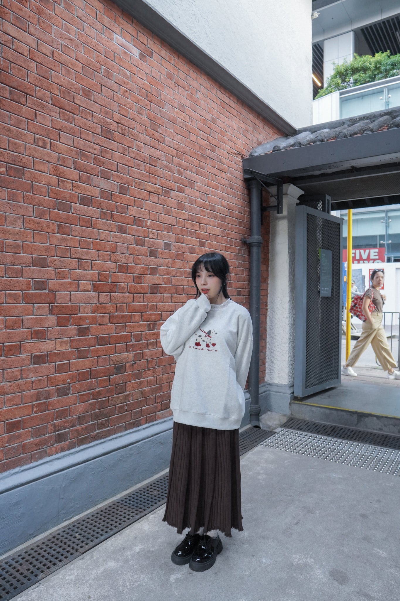 <現貨> 肌理感ruffle邊碎花打底長袖上衣