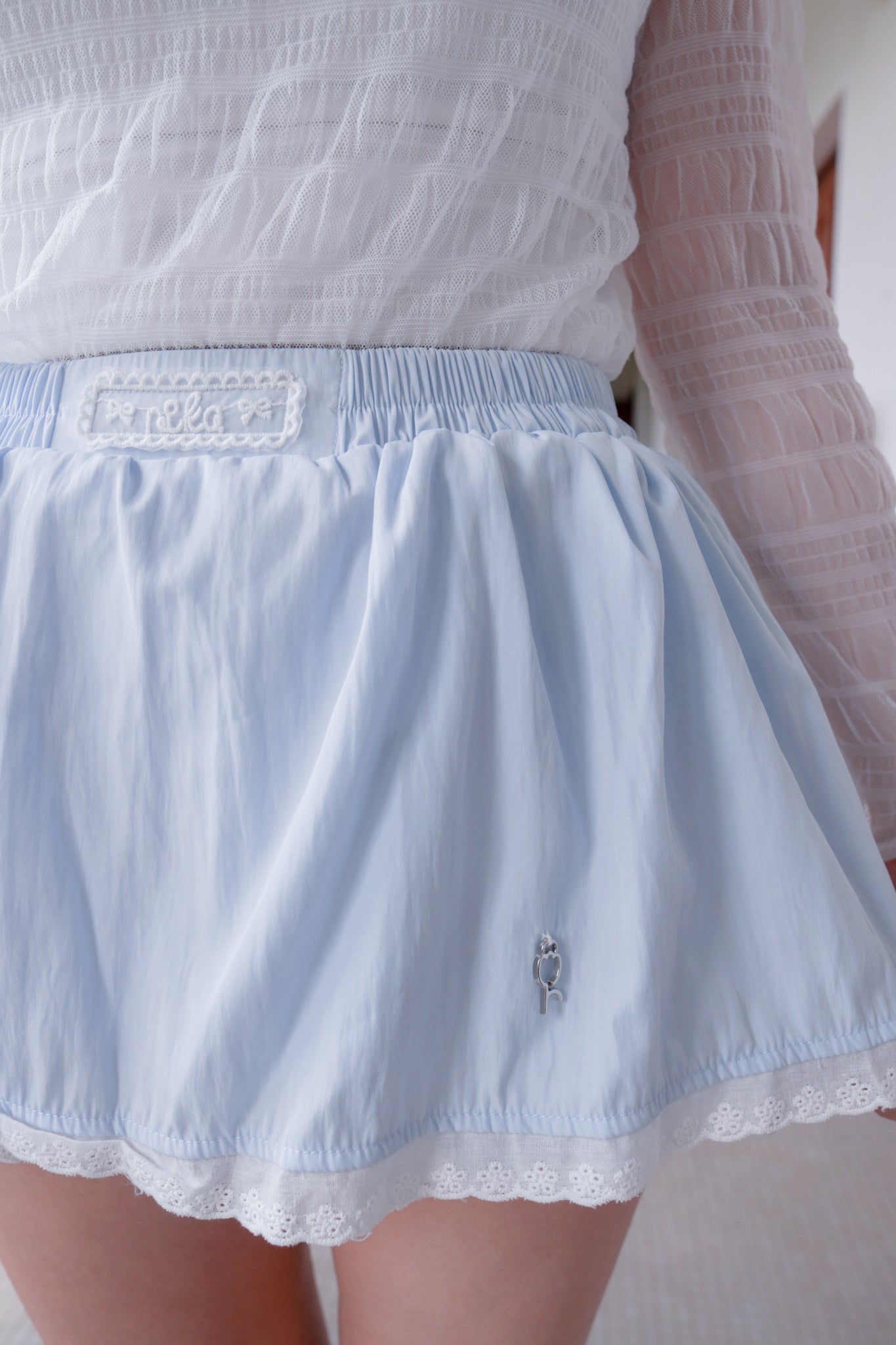 <現貨> 獨家款～ LOGO蕾絲邊短裙褲 ｜兩色入