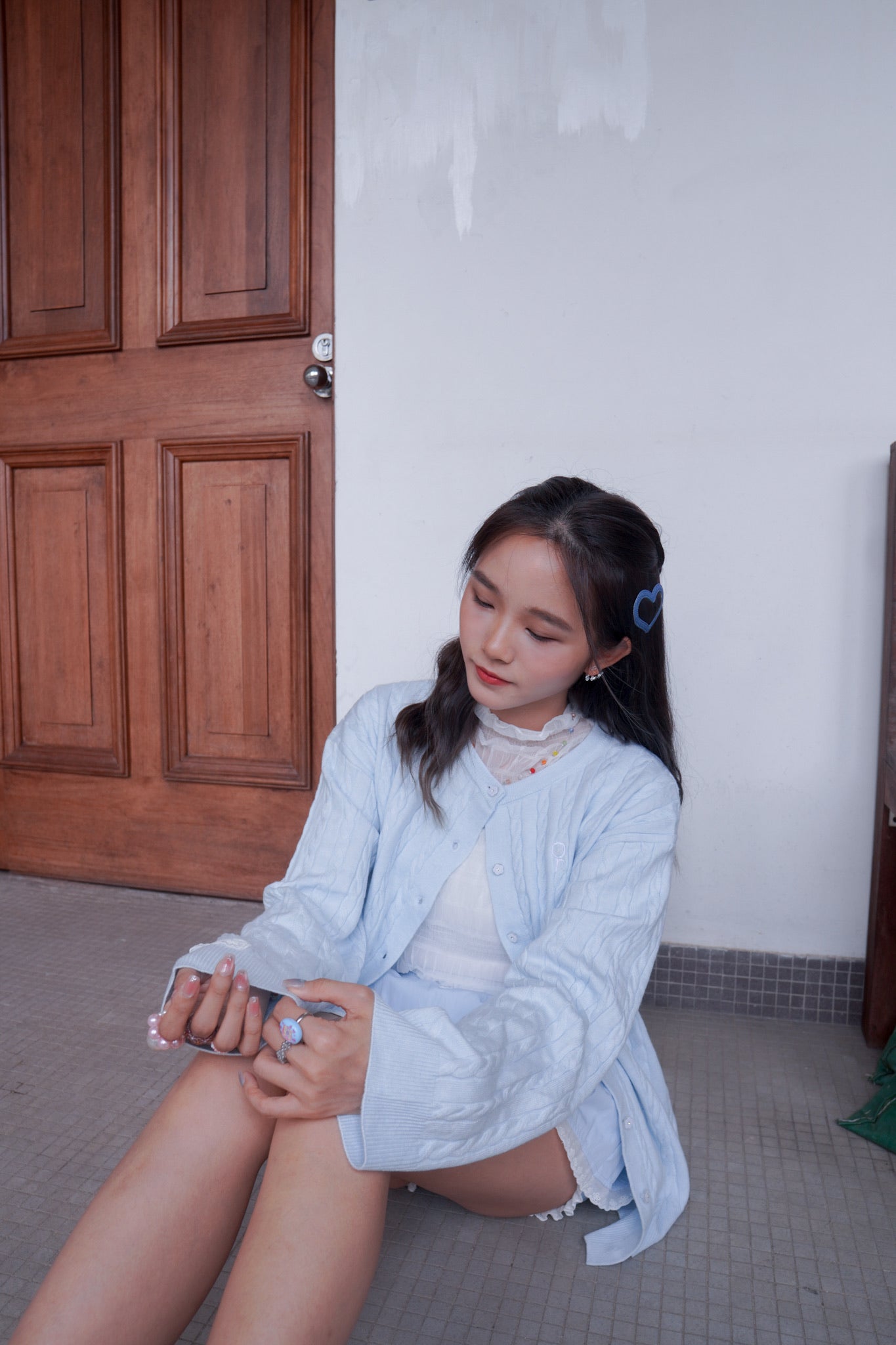 <現貨> 超可愛糖果色～棉花中長款花朵扣麻花開胸外套｜天藍