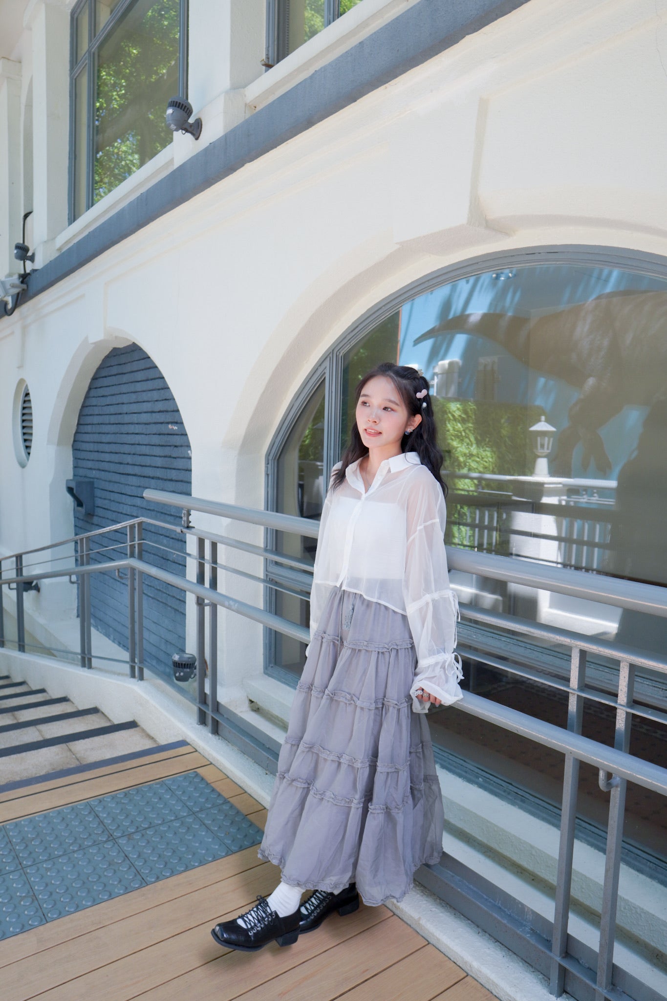 <預訂> 蝴蝶結綁帶短版開胸透透長袖裇衫