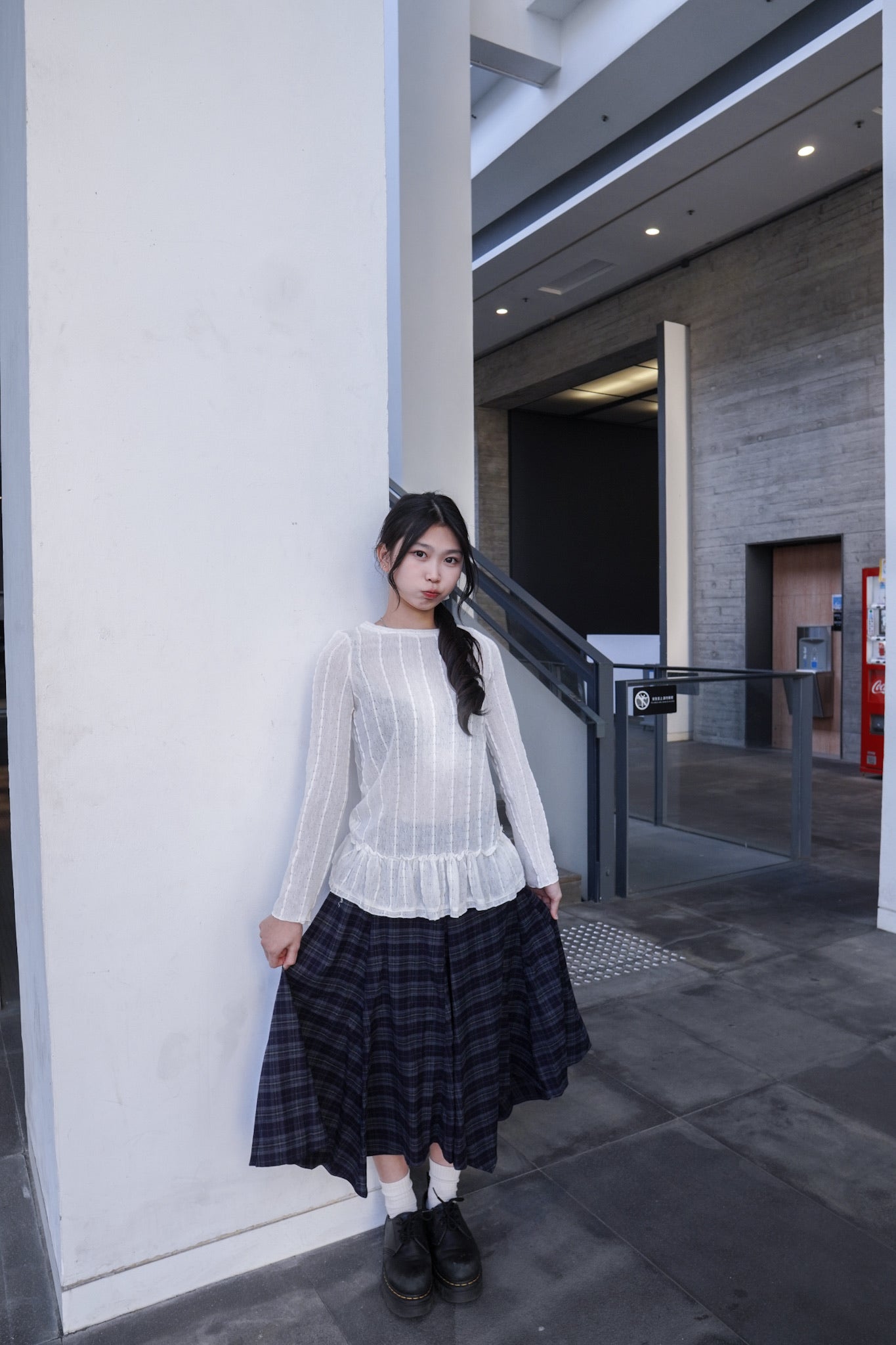 <現貨> 暗花傘型圓領條紋打底上衣