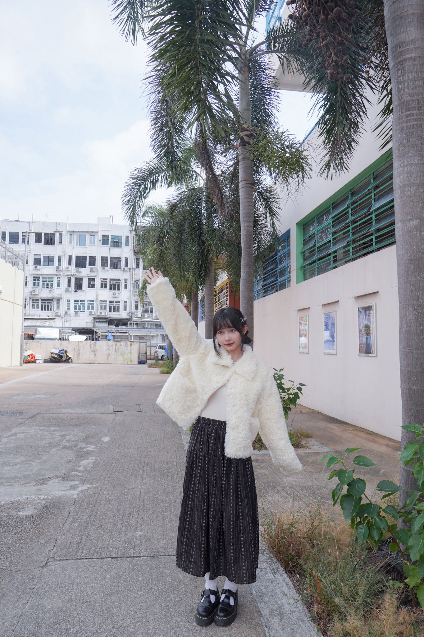 <現貨> 自家製 毛茸茸奶杏反領口袋外套