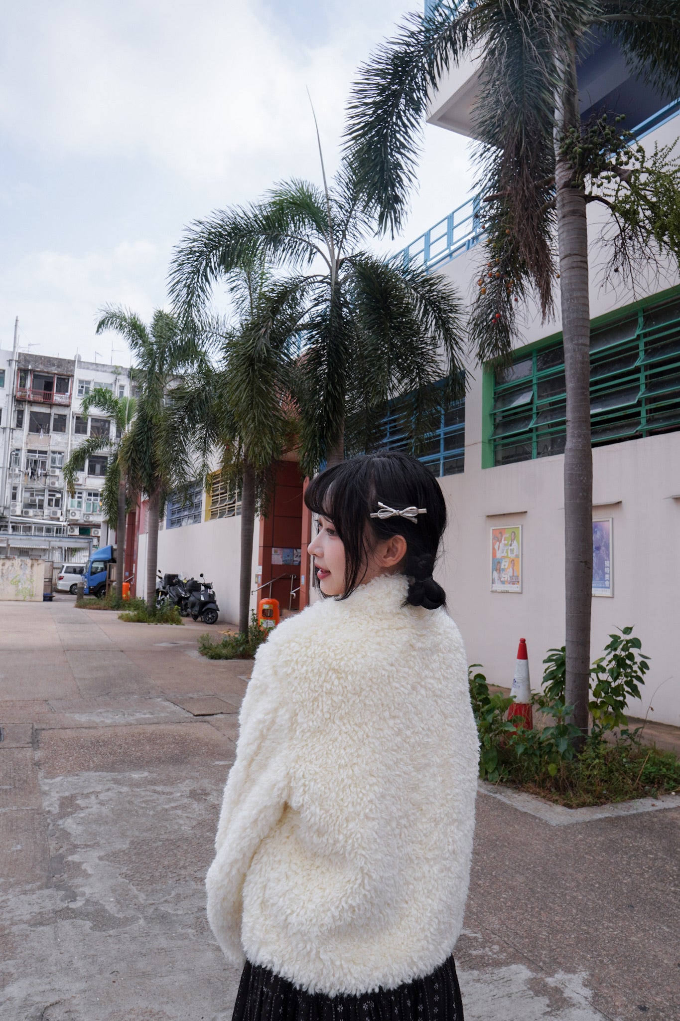 <現貨> 自家製 毛茸茸奶杏反領口袋外套