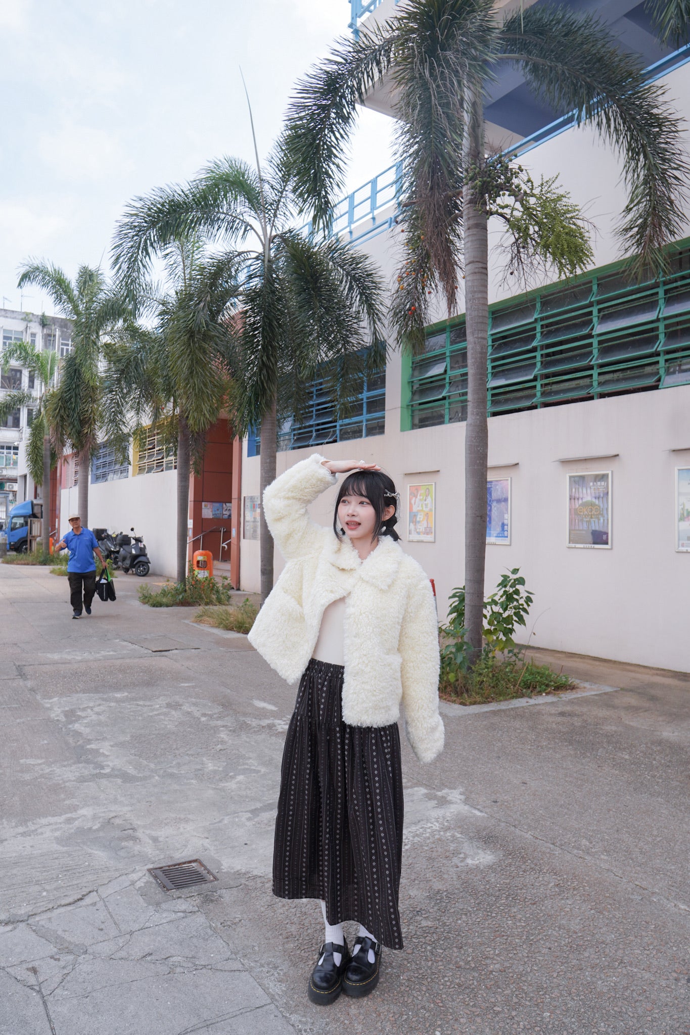 <現貨> 自家製 毛茸茸奶杏反領口袋外套