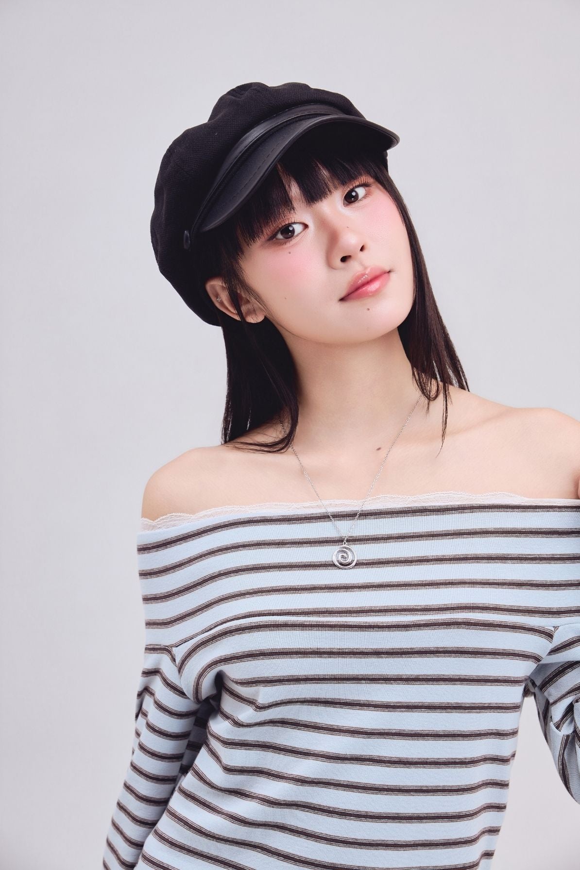 <預訂> 越南小眾品牌🇻🇳 藍啡拼色橫紋蕾絲邊長袖露肩上衣Tee