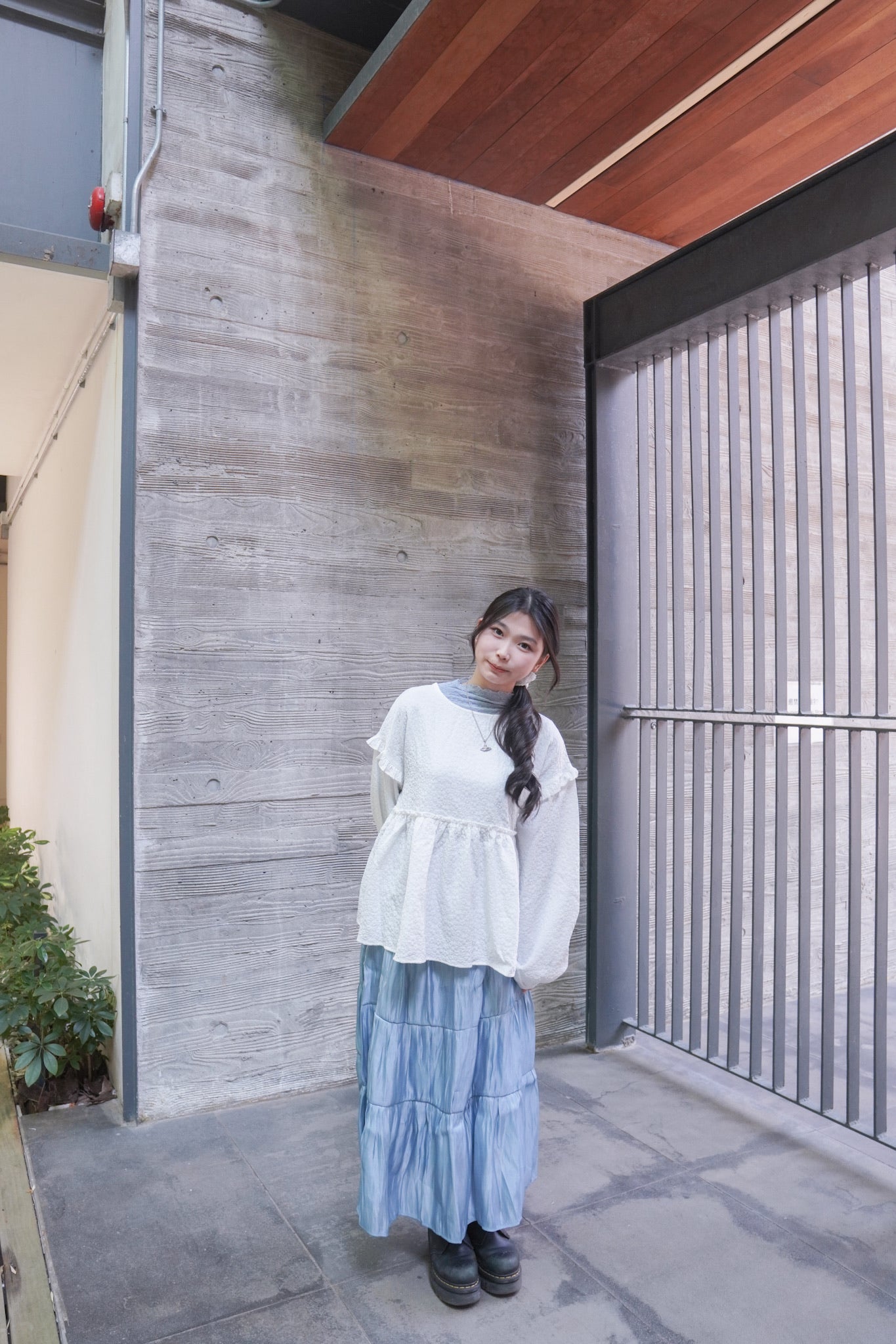 <現貨> 提花荷葉邊傘形圓領長袖上衣