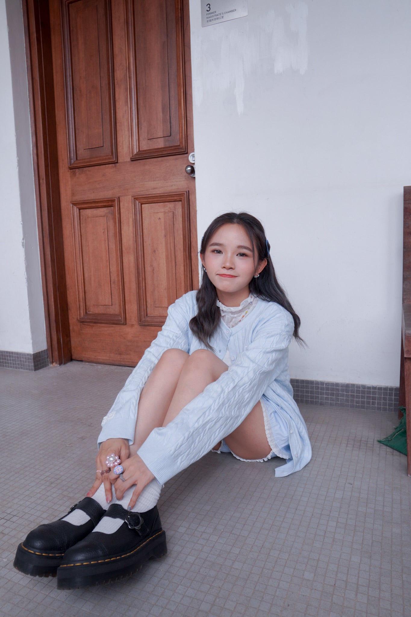 <現貨> 超可愛糖果色～棉花中長款花朵扣麻花開胸外套｜天藍