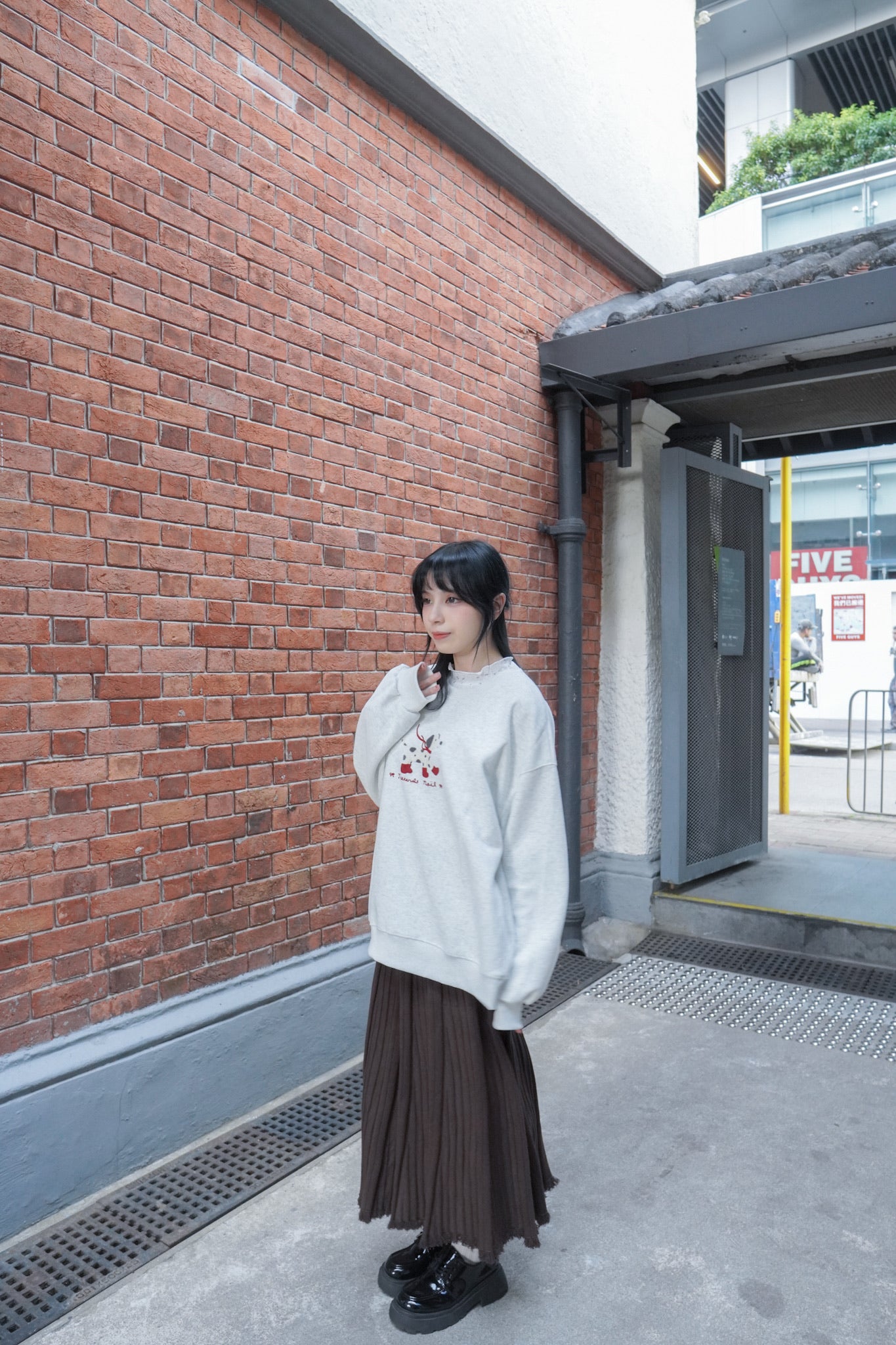 <現貨> 肌理感ruffle邊碎花打底長袖上衣